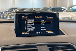 valkoinen Audi Q3 2015 kuva 19.