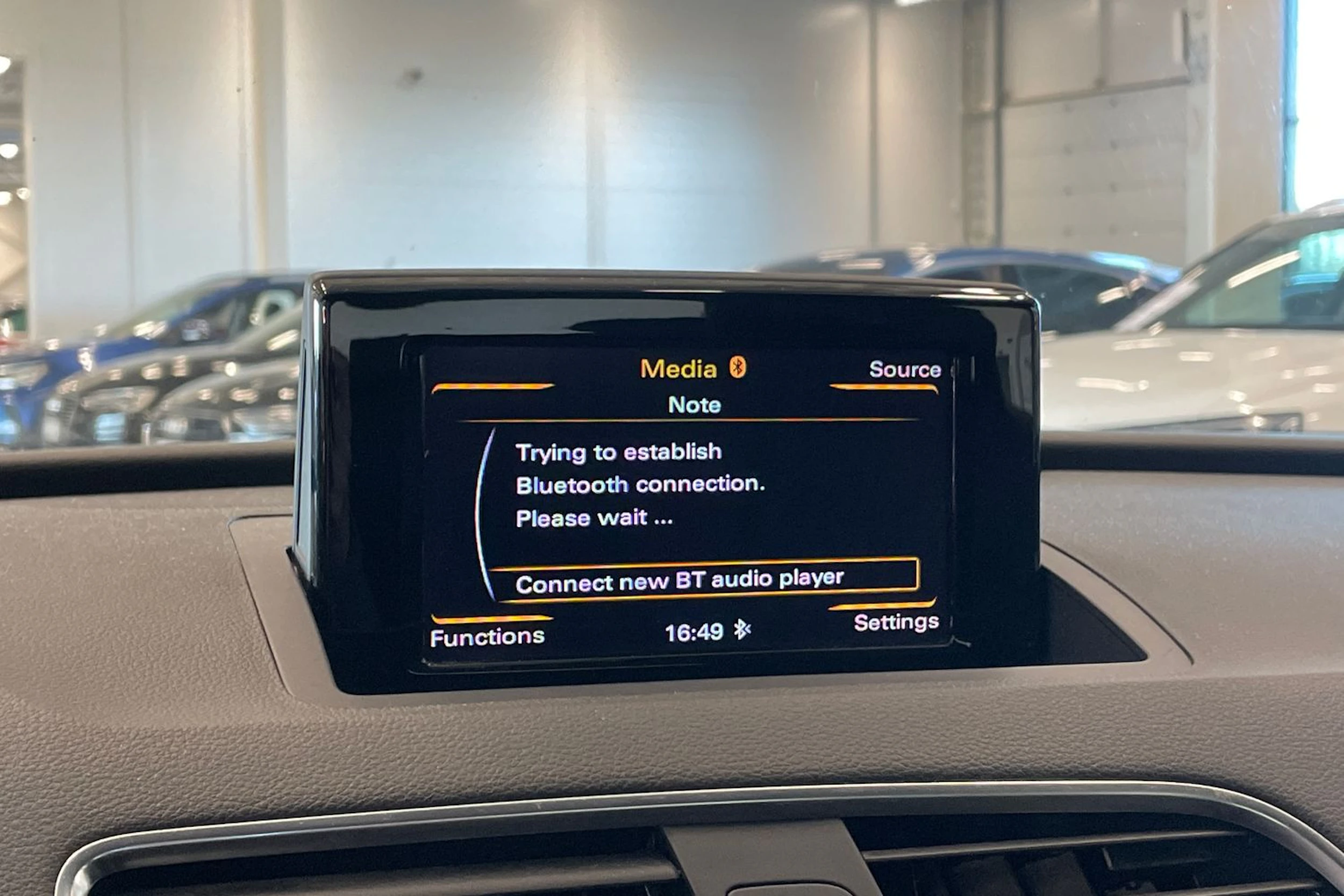 valkoinen Audi Q3 2015 kuva 20.