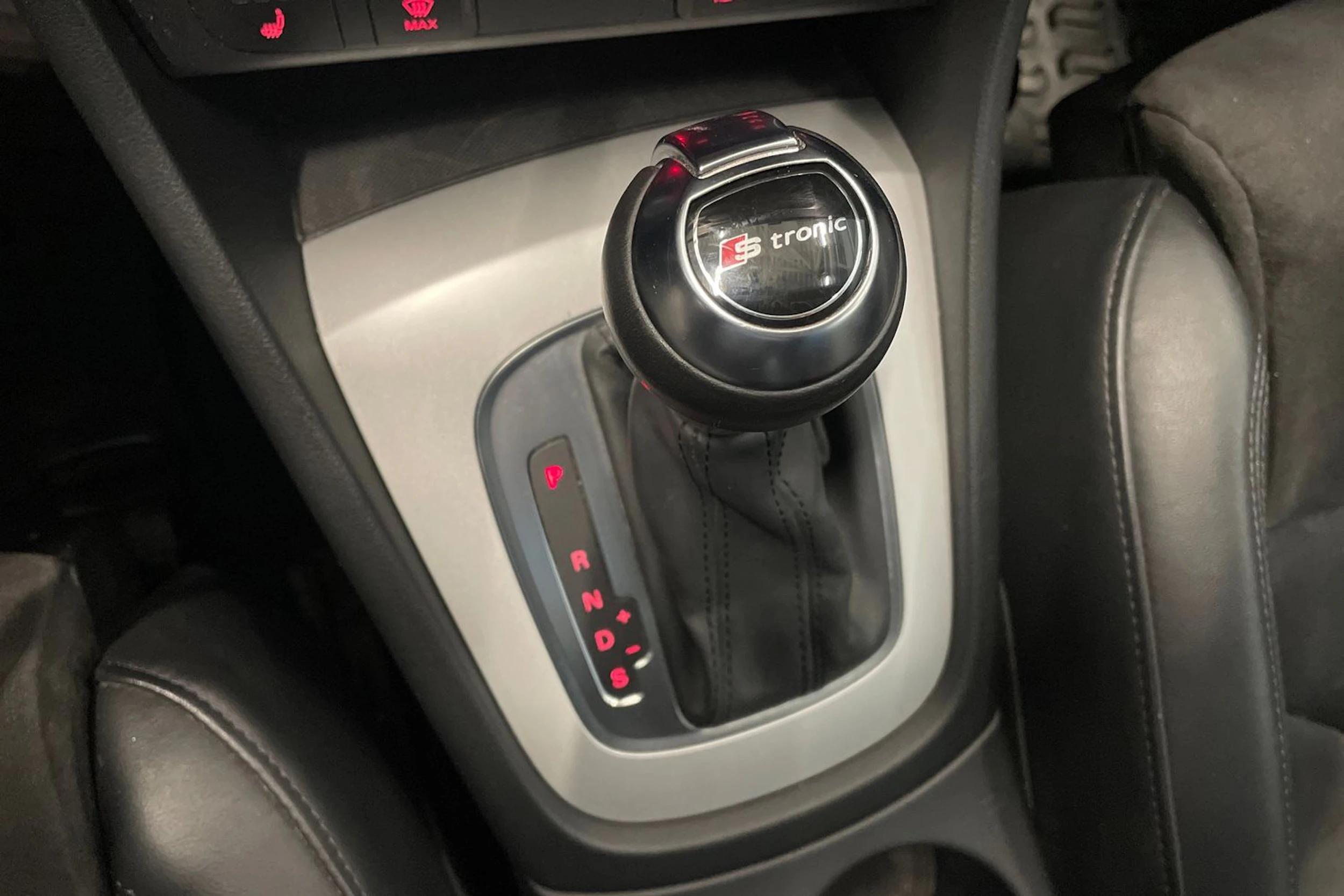 valkoinen Audi Q3 2015 kuva 24.