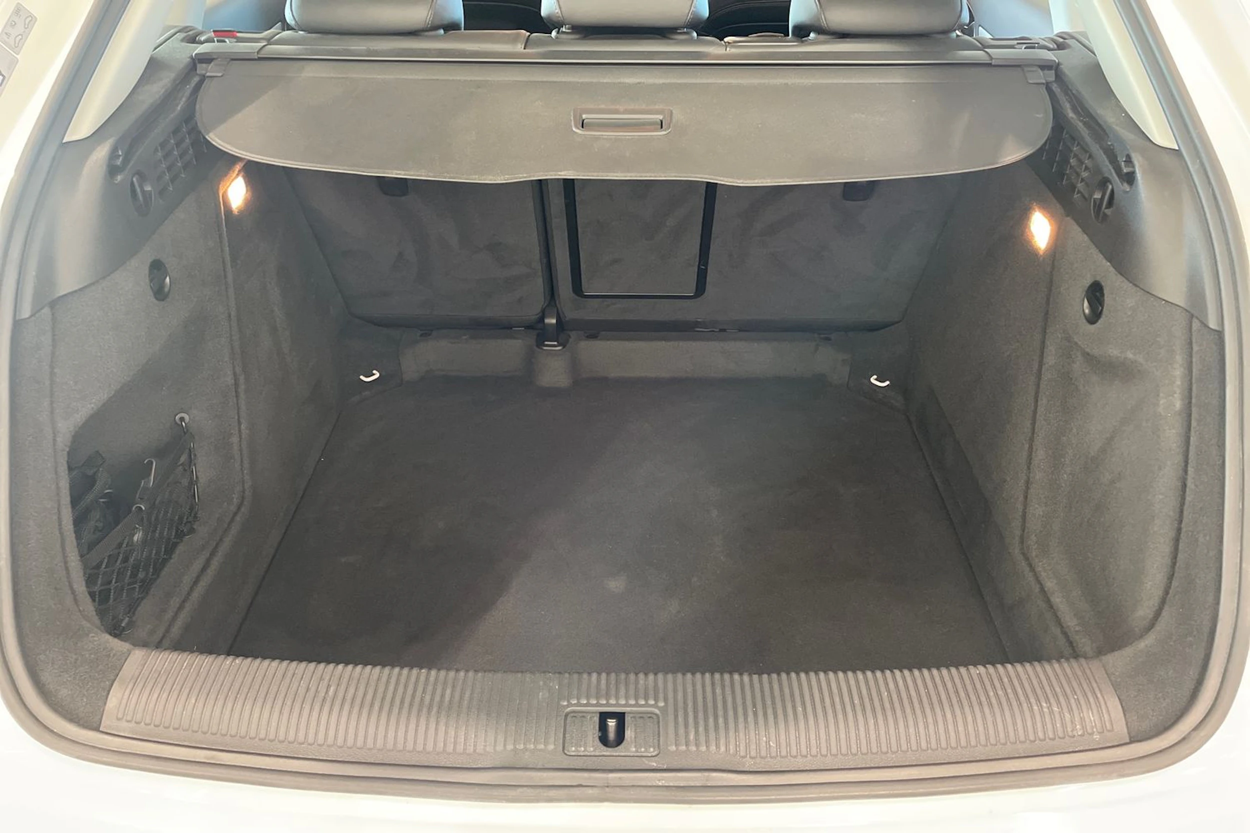 valkoinen Audi Q3 2015 kuva 26.