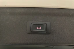 valkoinen Audi Q3 2015 kuva 27.