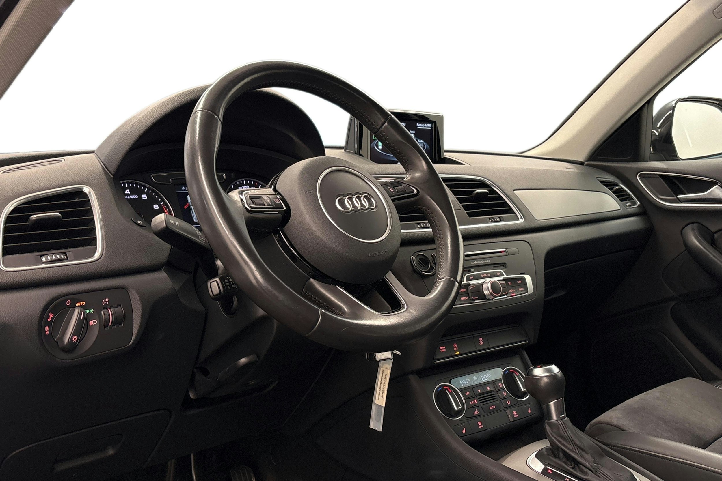 Musta Audi Q3 2015 kuva 7.