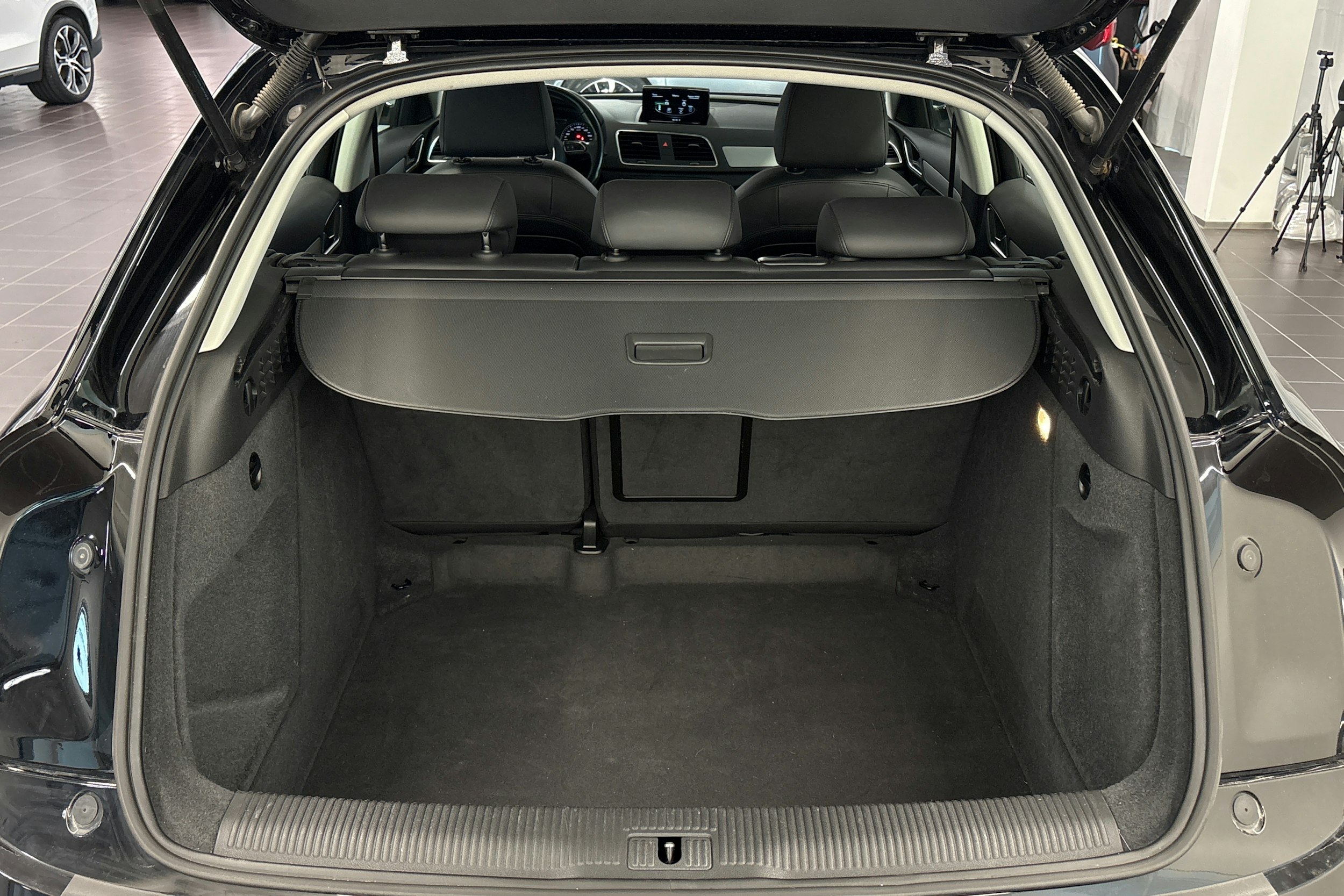 Musta Audi Q3 2015 kuva 15.