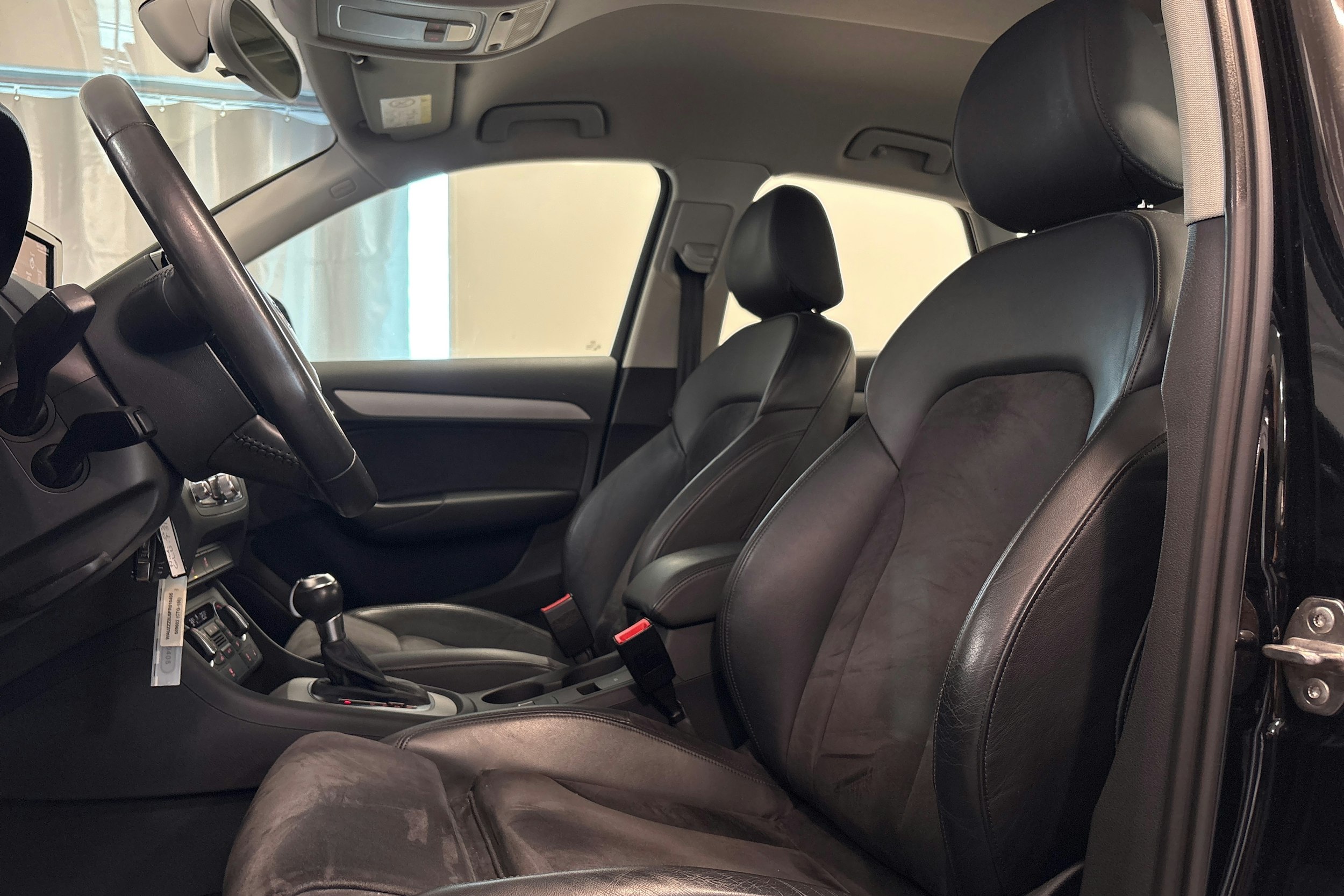 Musta Audi Q3 2015 kuva 16.