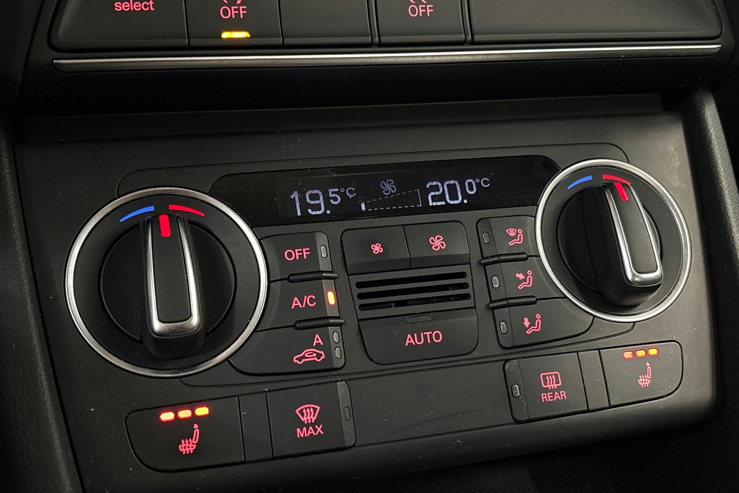 Musta Audi Q3 2015 kuva 21.