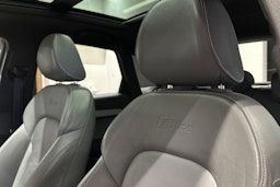 harmaa Audi Q3 2015 kuva 17.