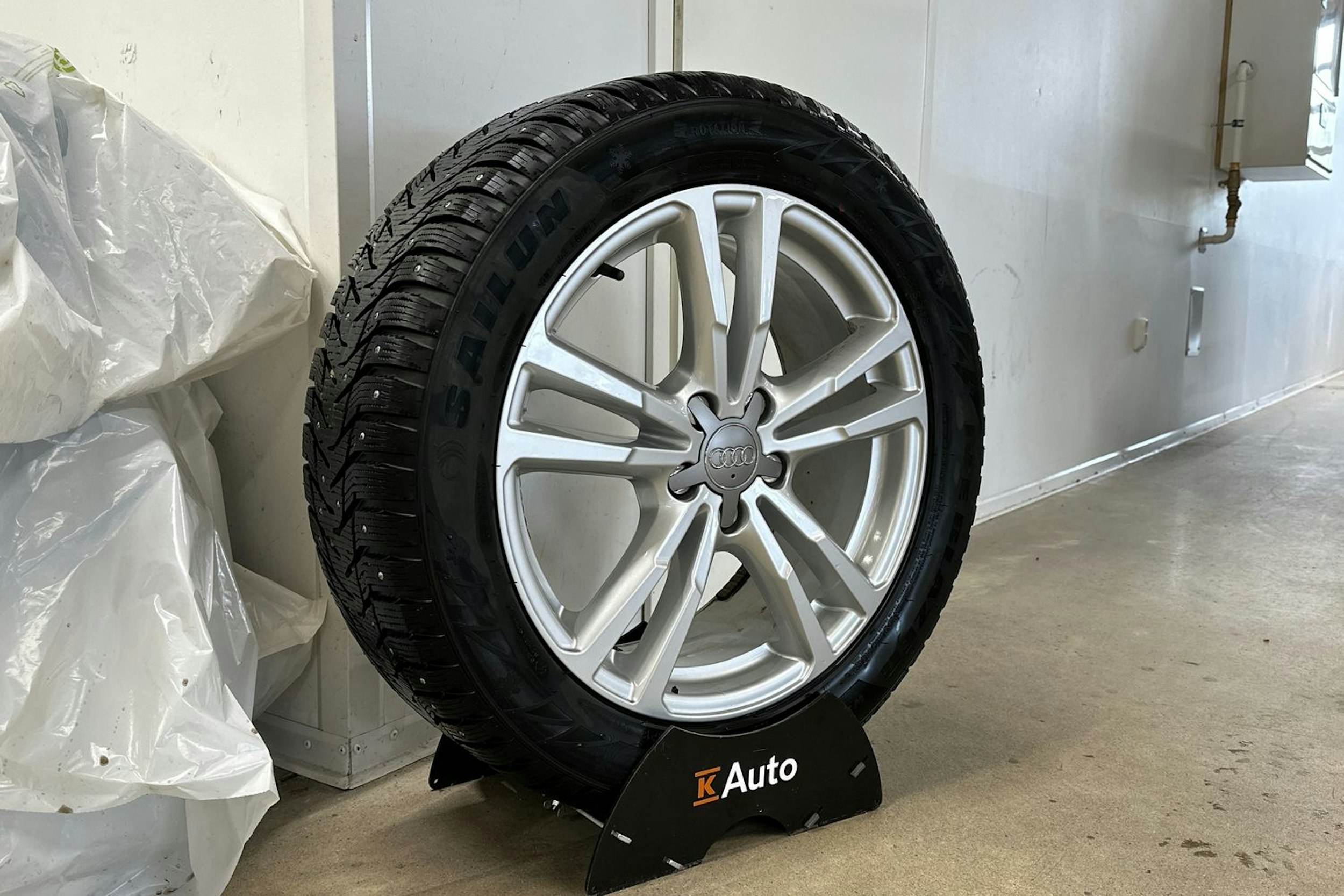 harmaa Audi Q3 2015 kuva 19.