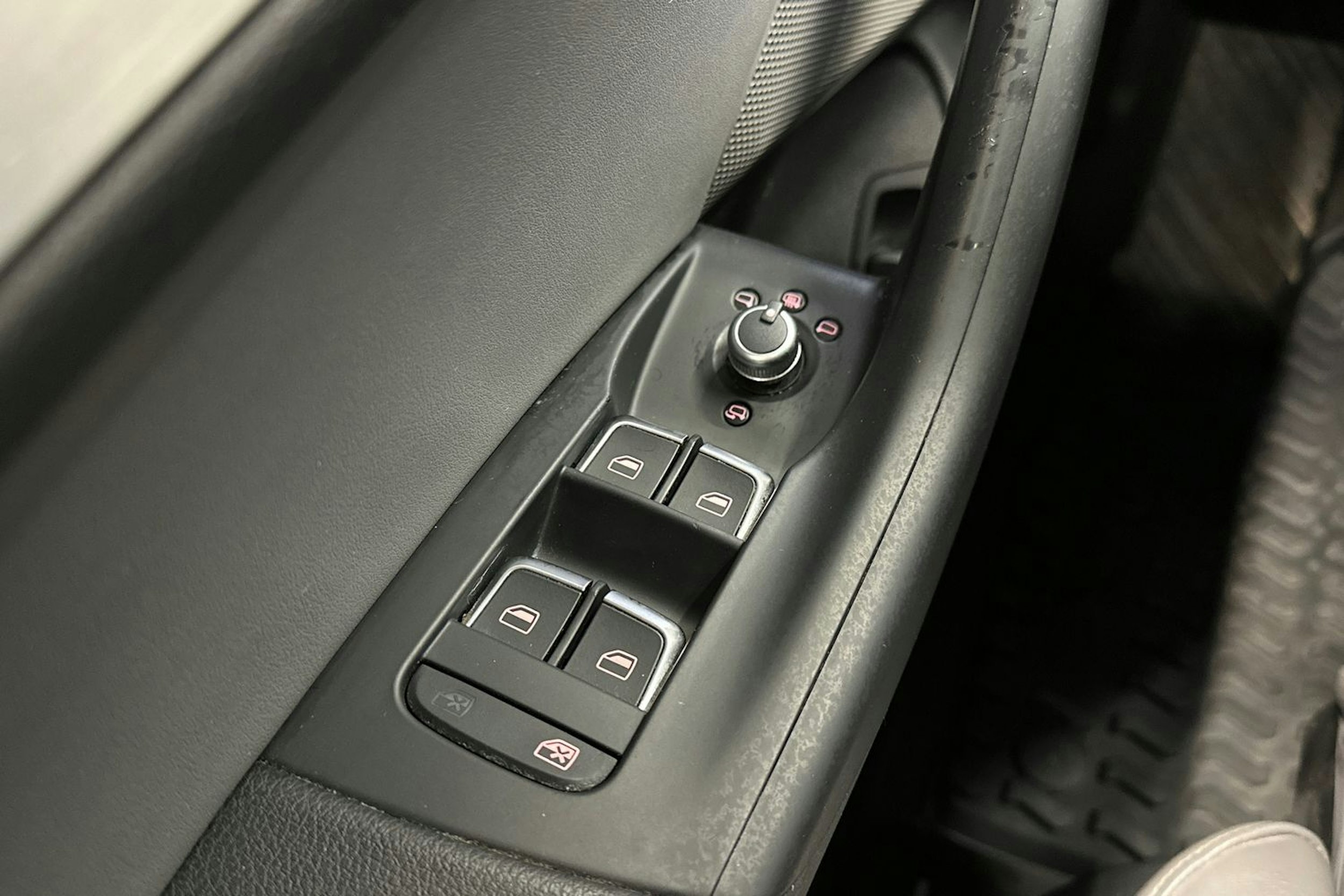 harmaa Audi Q3 2015 kuva 36.