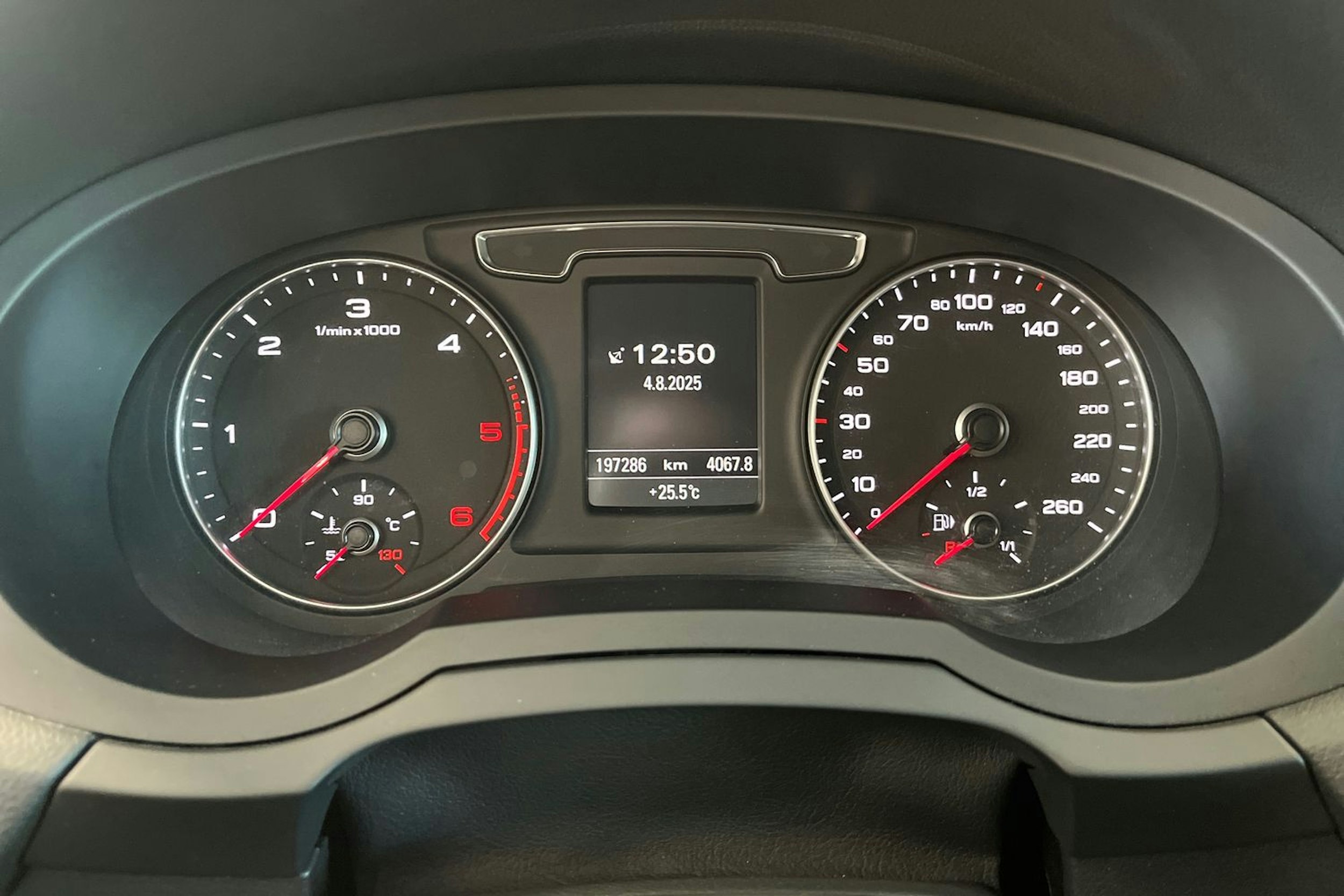 valkoinen Audi Q3 2015 kuva 18.