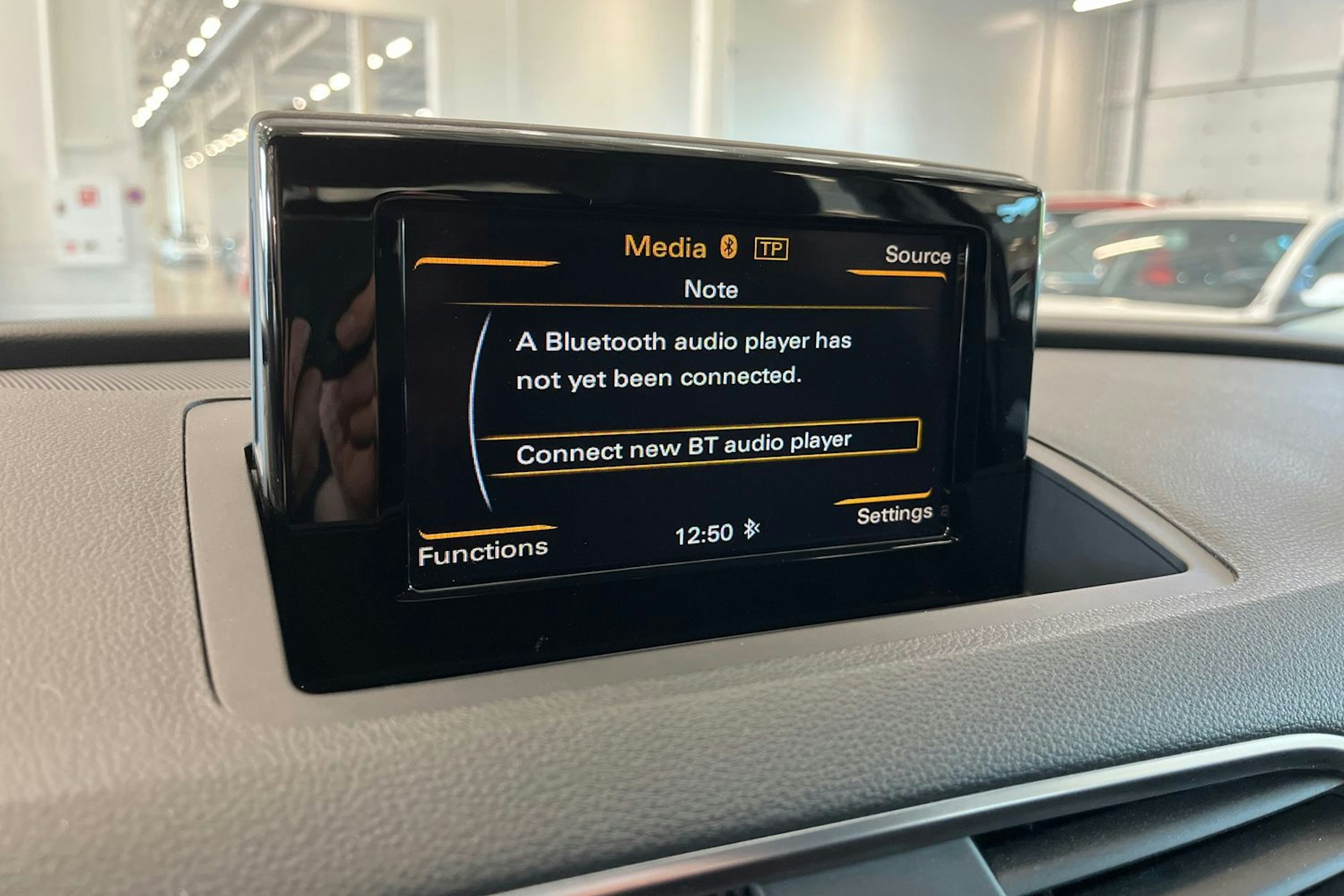 valkoinen Audi Q3 2015 kuva 21.