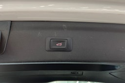 valkoinen Audi Q3 2015 kuva 39.
