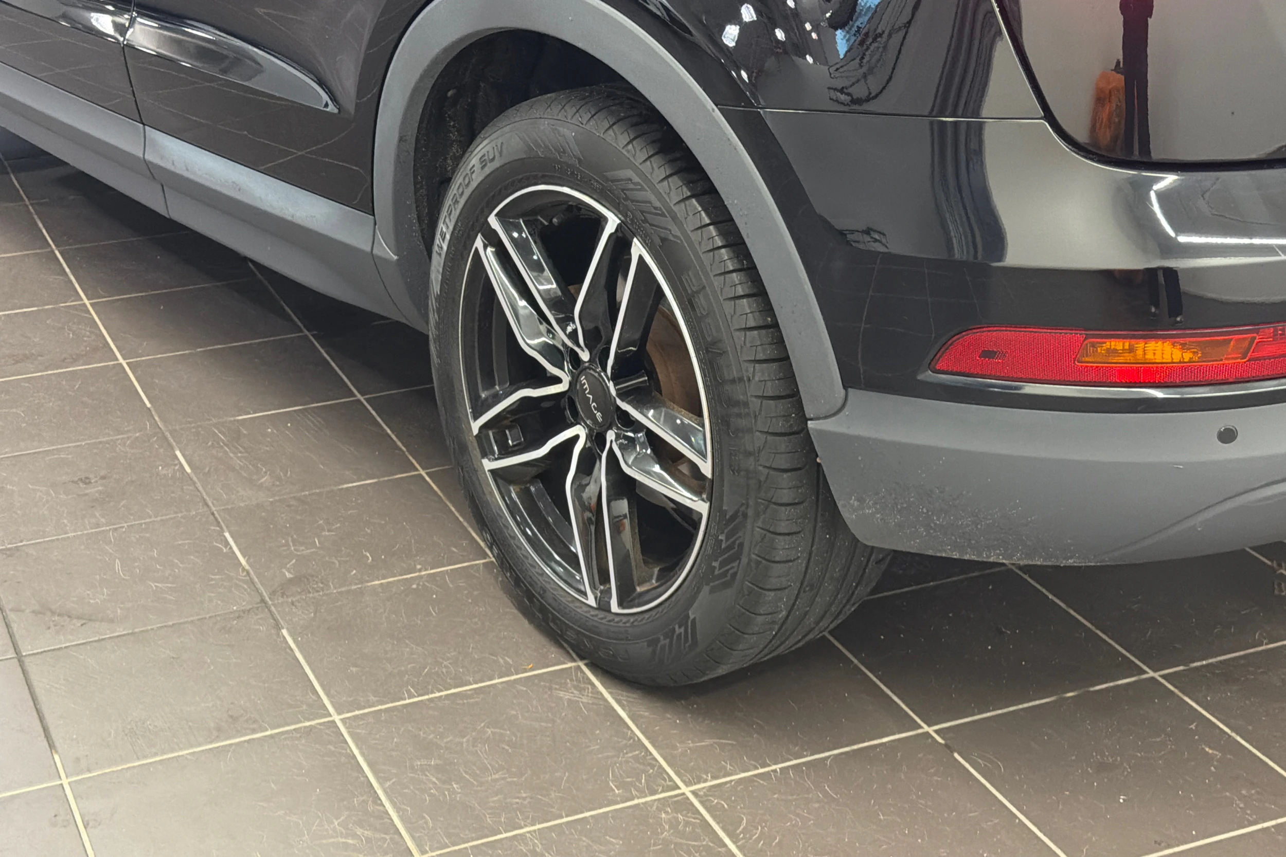 musta Audi Q3 2015 kuva 10.