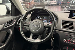 musta Audi Q3 2015 kuva 13.