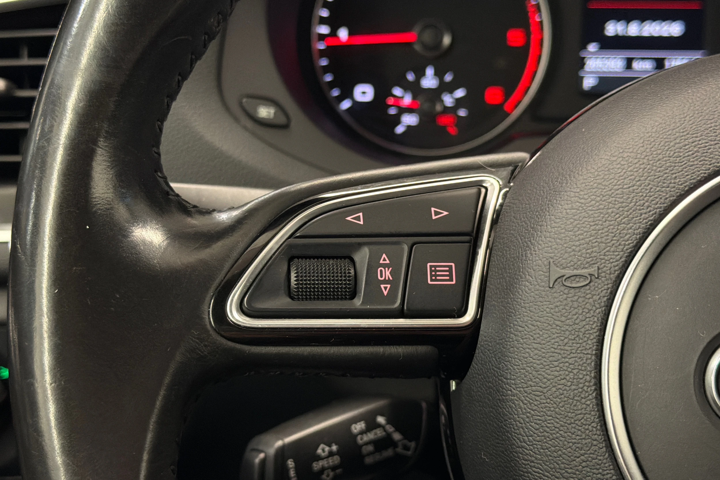 musta Audi Q3 2015 kuva 14.