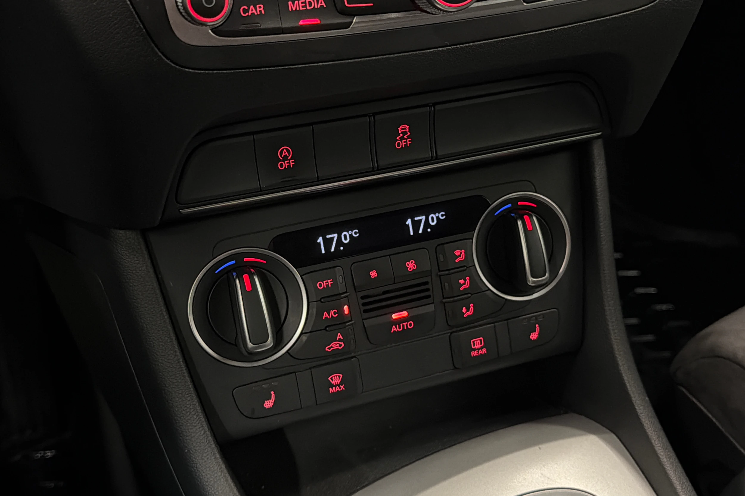musta Audi Q3 2015 kuva 21.