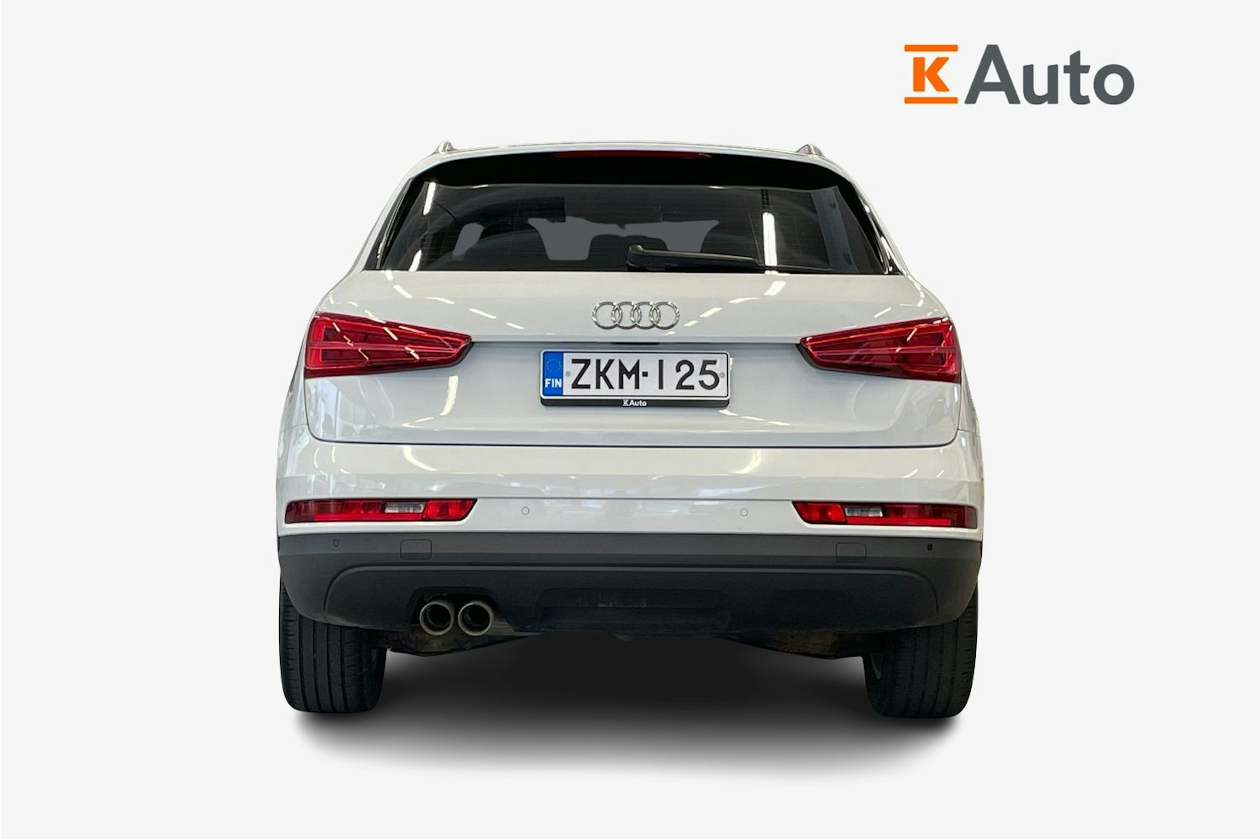 Valkoinen Audi Q3 2015 kuva 3.