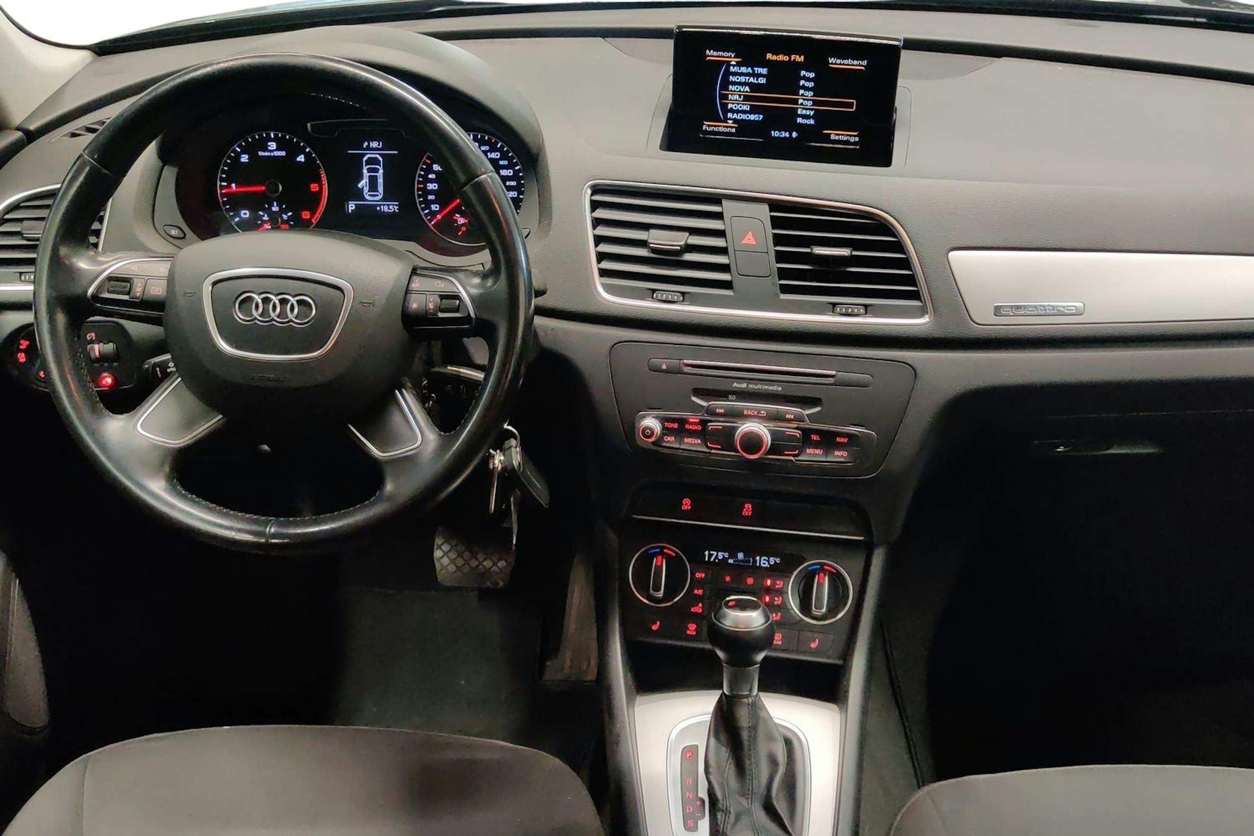 Musta Audi Q3 2015 kuva 9.