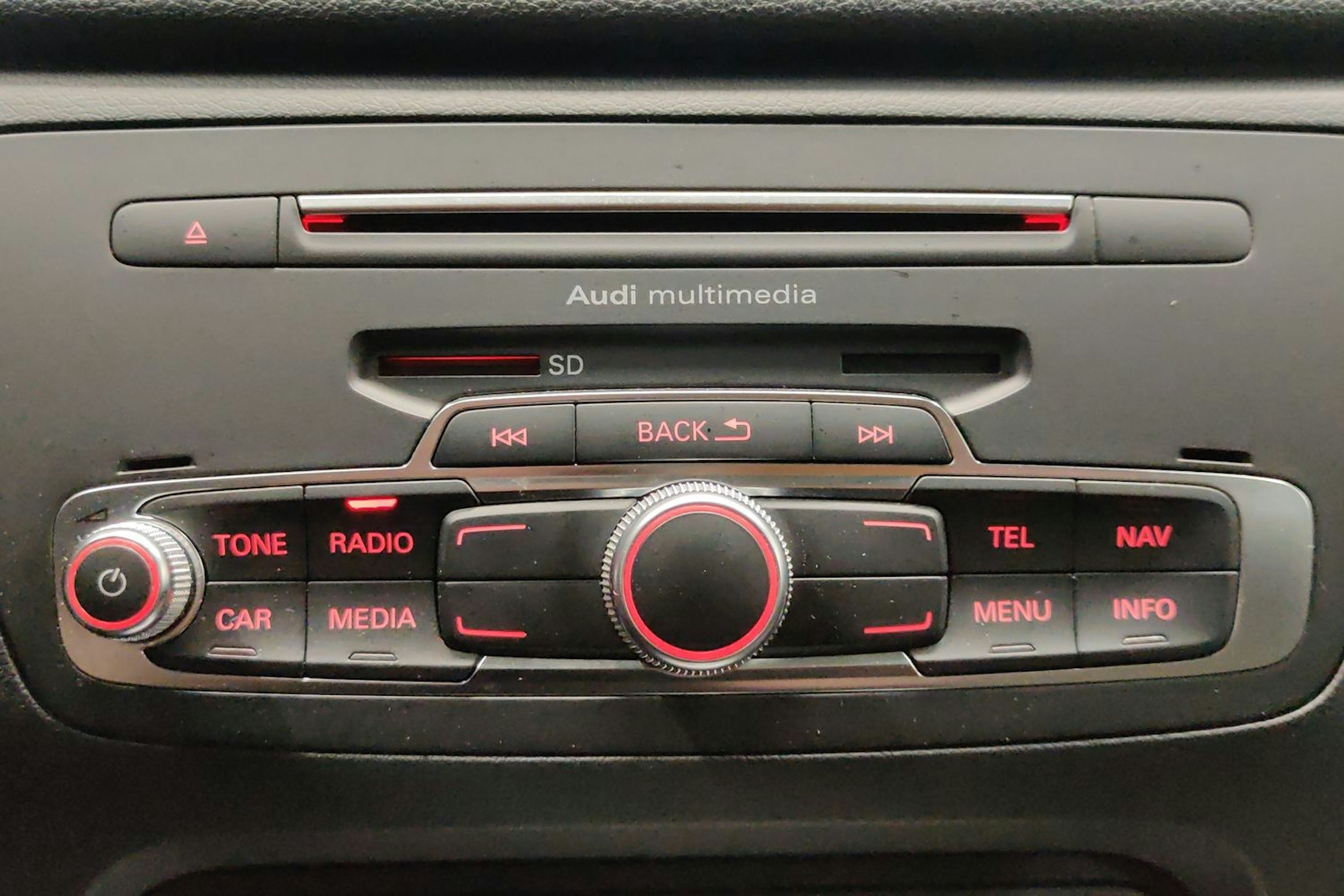 Musta Audi Q3 2015 kuva 18.