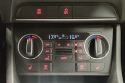 Musta Audi Q3 2015 kuva 19.