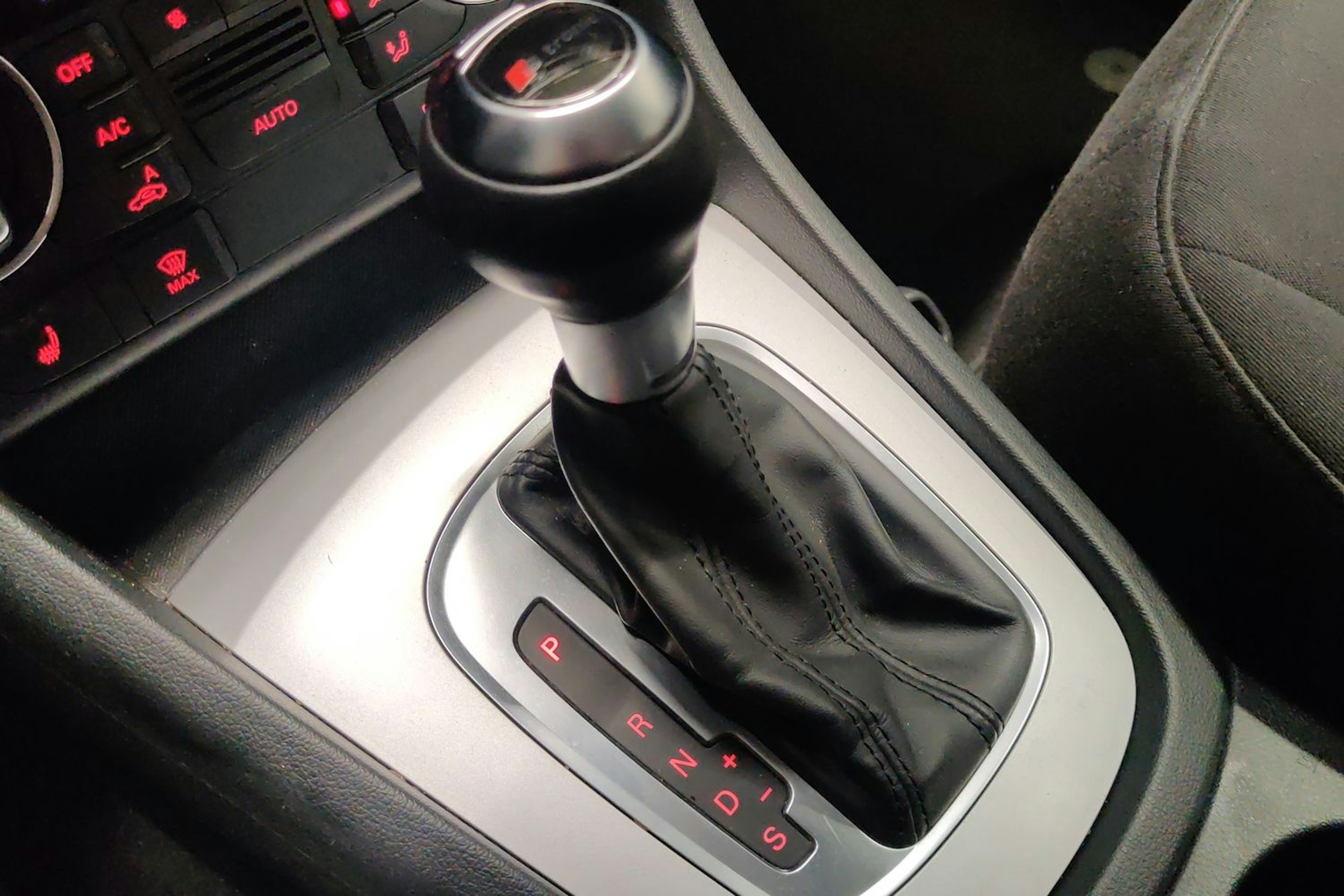 Musta Audi Q3 2015 kuva 20.