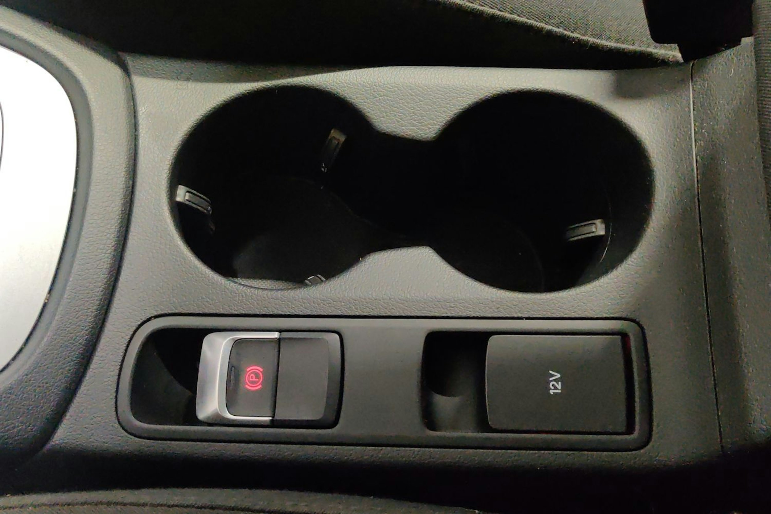 Musta Audi Q3 2015 kuva 21.