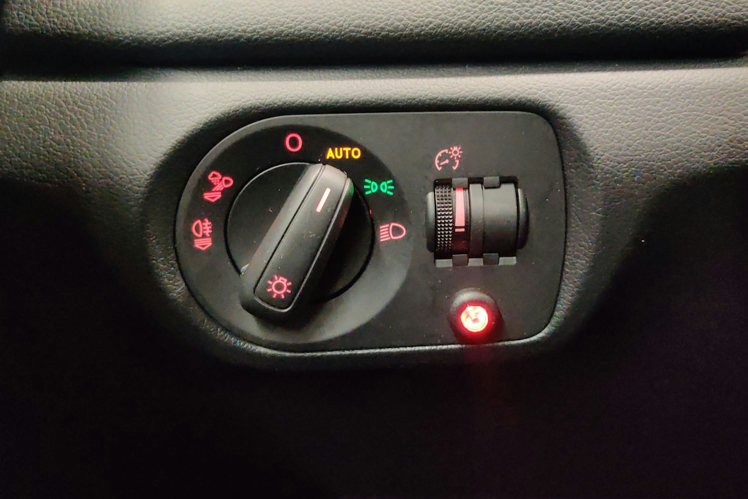 Musta Audi Q3 2015 kuva 22.