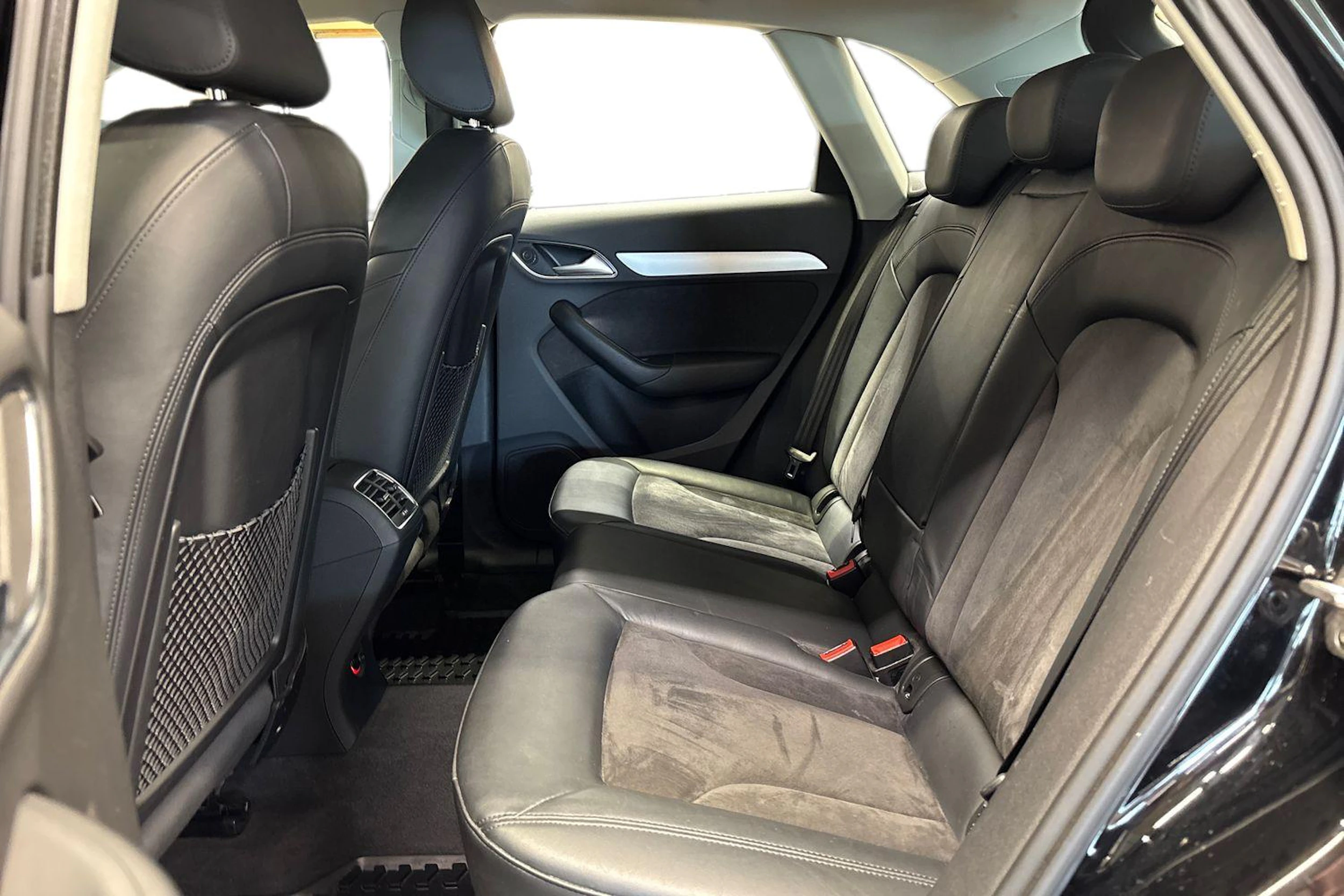 musta Audi Q3 2015 kuva 8.