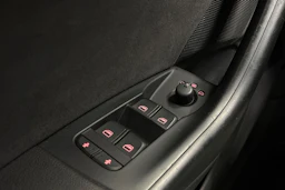 musta Audi Q3 2015 kuva 13.