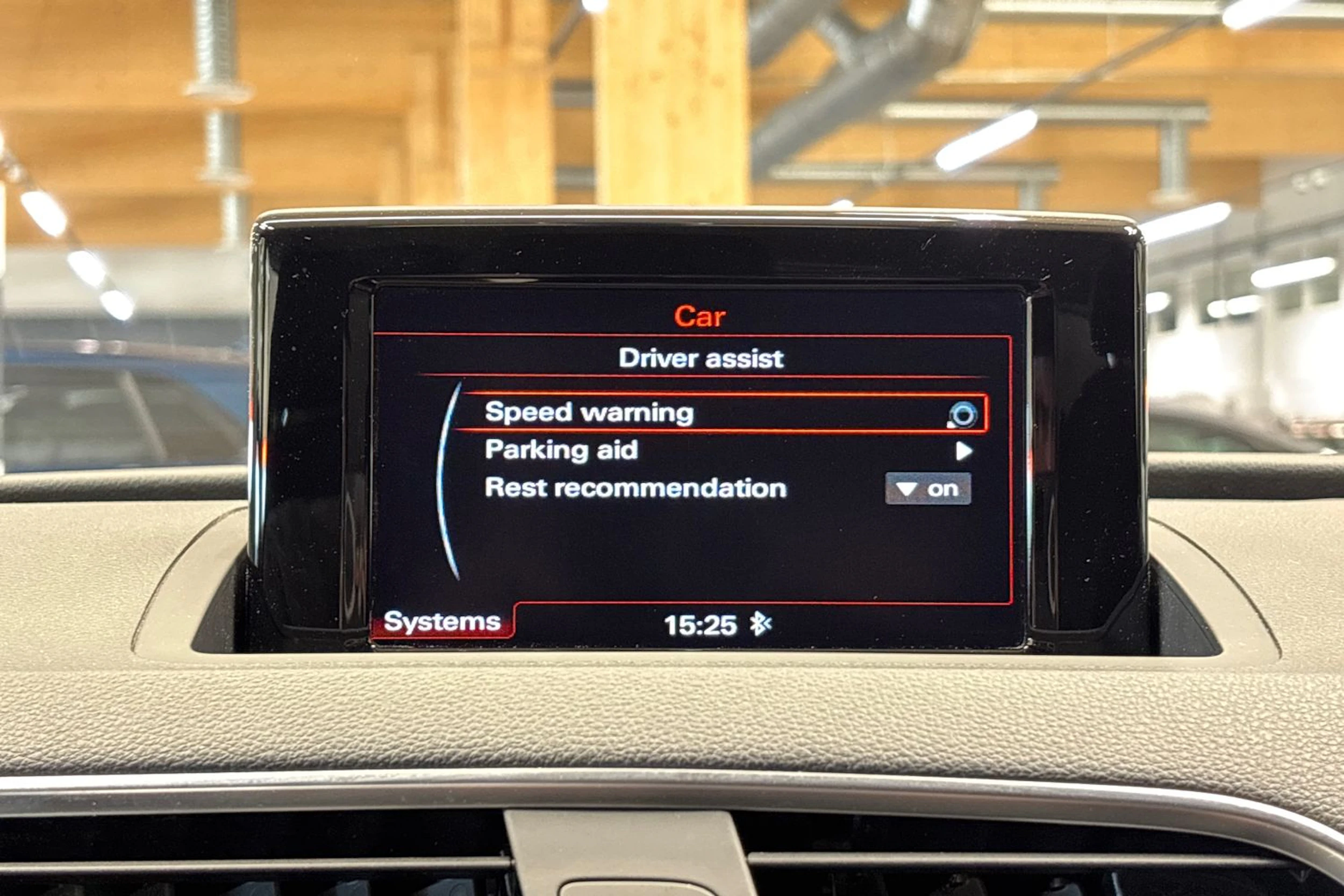 musta Audi Q3 2015 kuva 22.