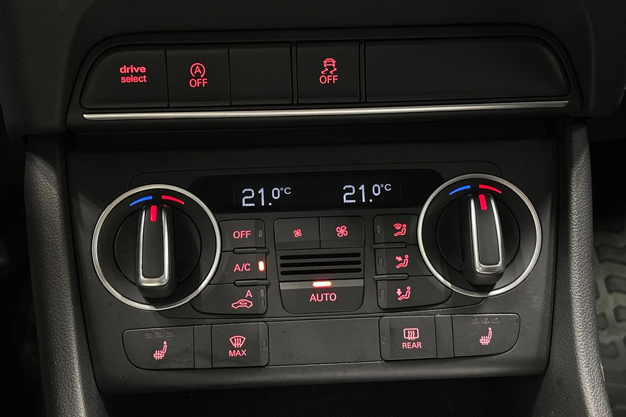 musta Audi Q3 2015 kuva 25.