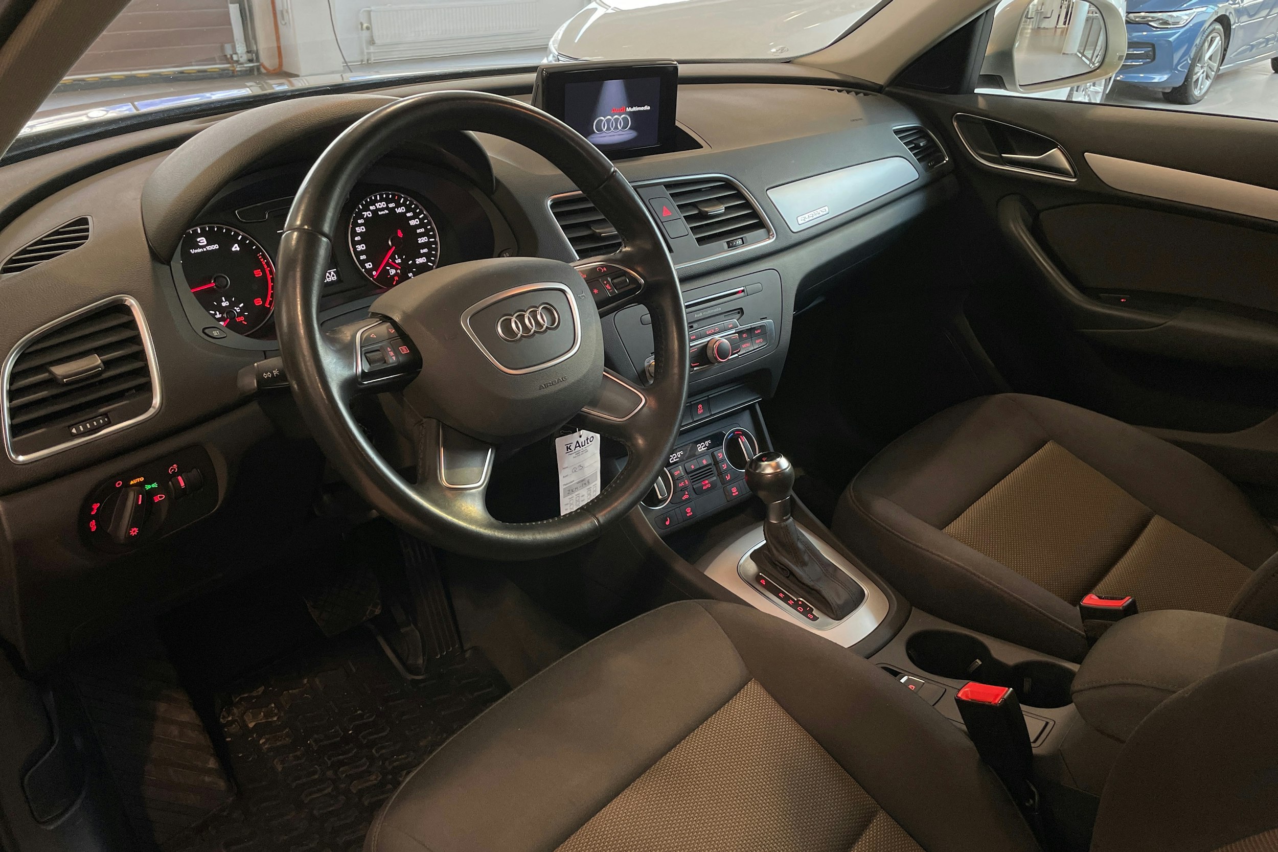 hopea Audi Q3 2015 kuva 6.