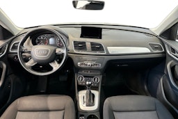 musta Audi Q3 2016 kuva 9.