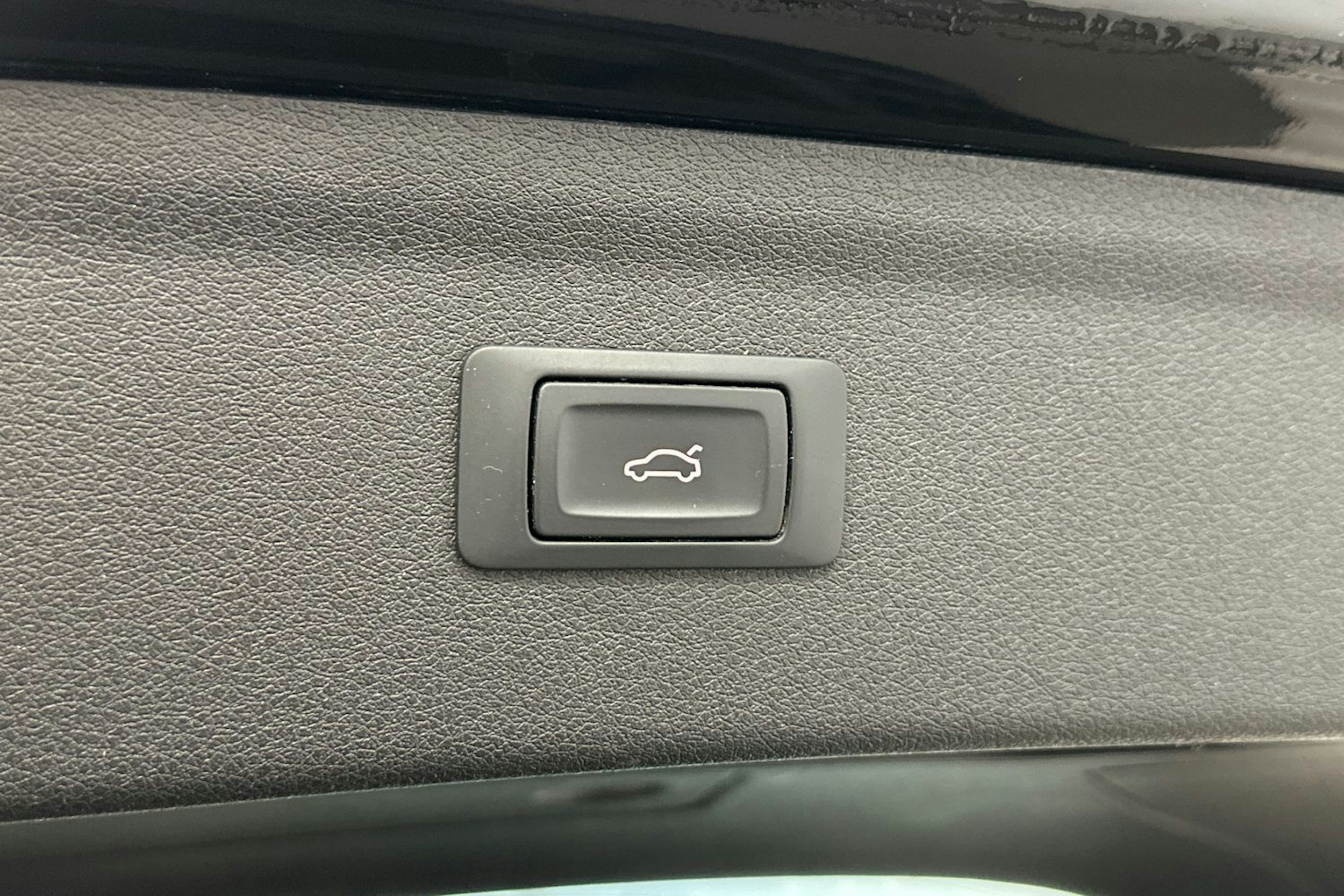musta Audi Q3 2016 kuva 15.