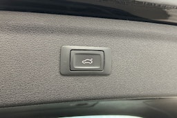 musta Audi Q3 2016 kuva 15.