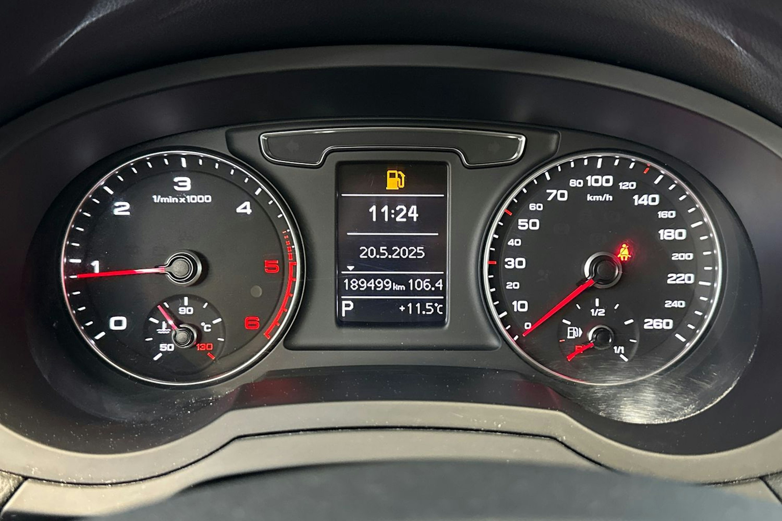 musta Audi Q3 2016 kuva 17.