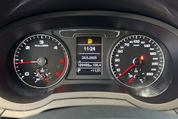 musta Audi Q3 2016 kuva 17.