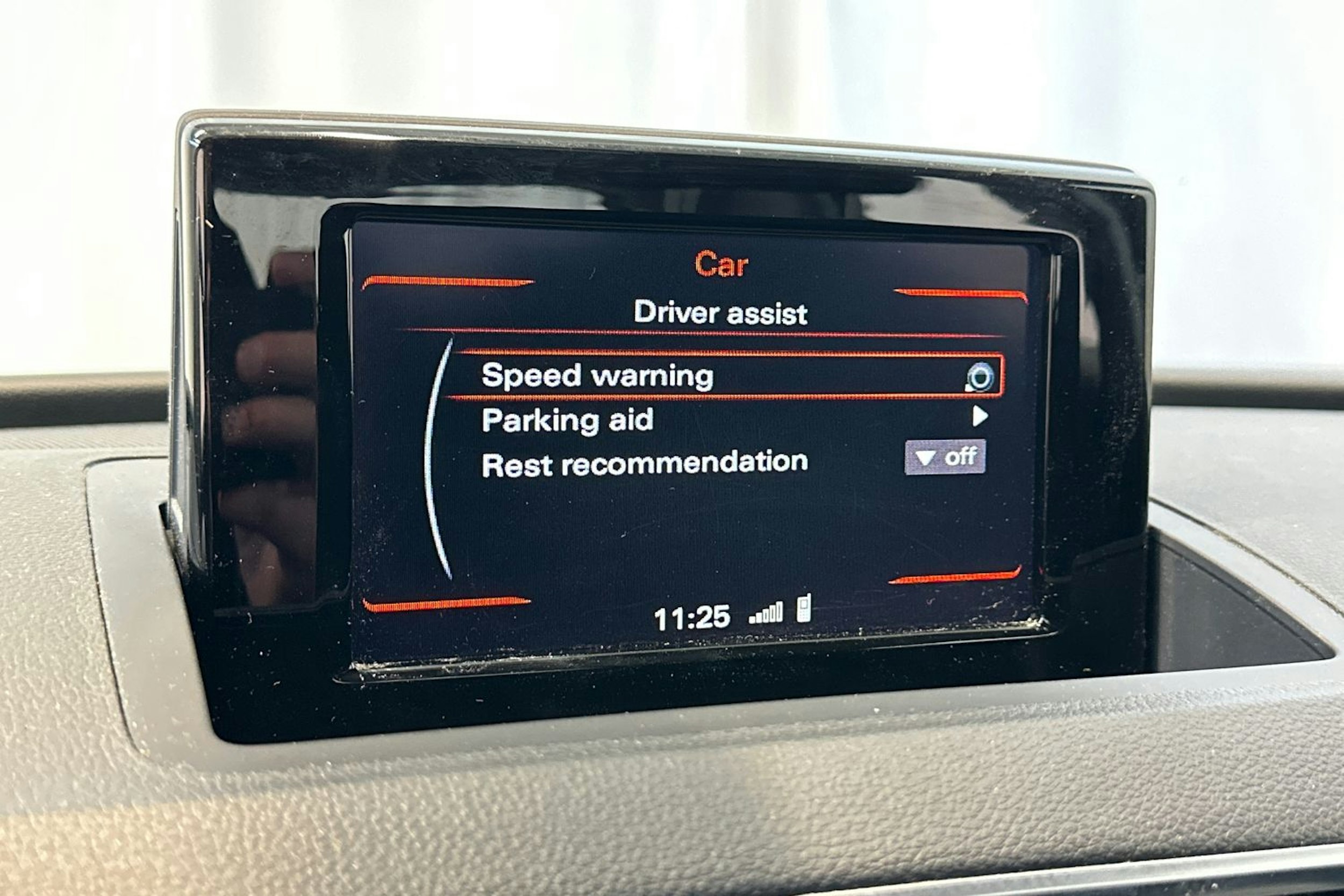 musta Audi Q3 2016 kuva 20.