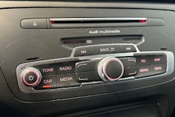 musta Audi Q3 2016 kuva 23.