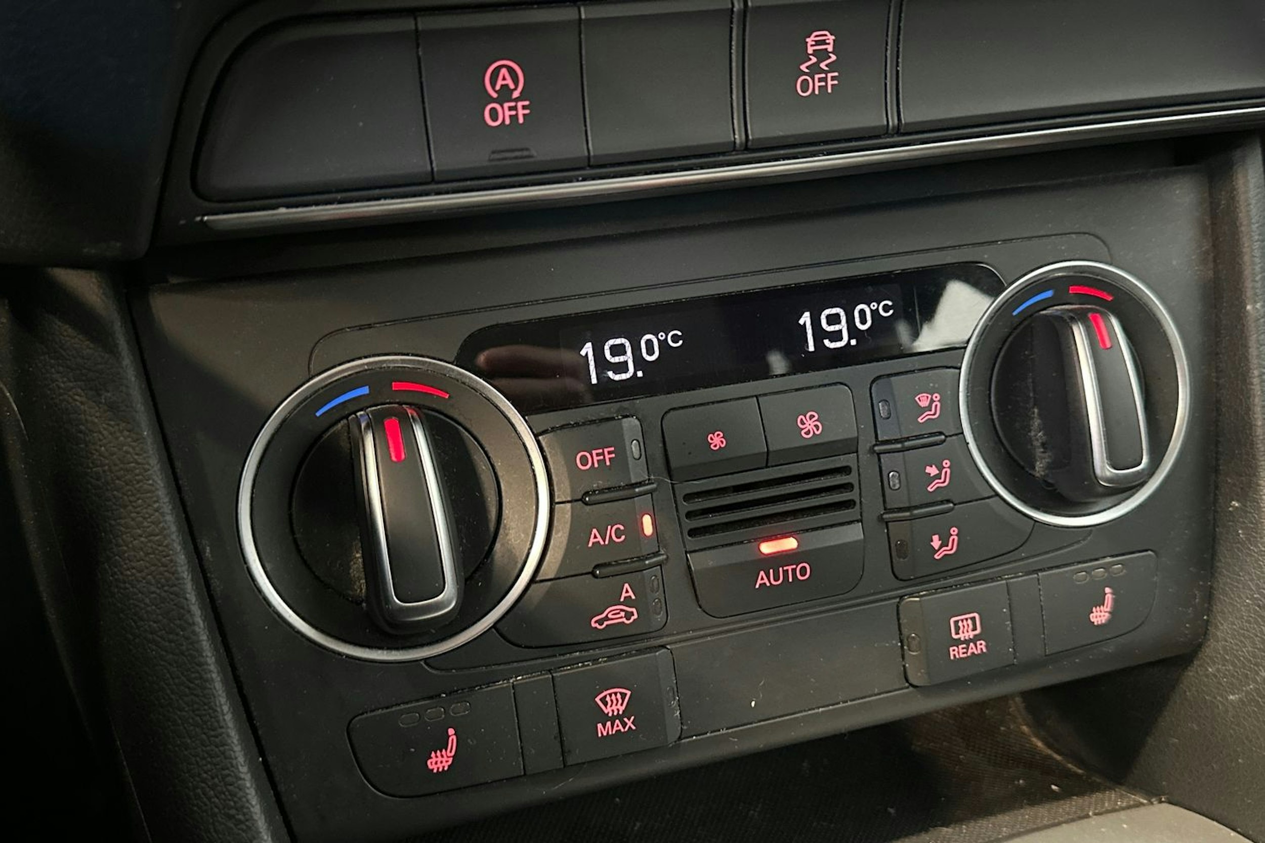 musta Audi Q3 2016 kuva 24.