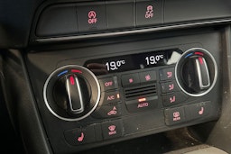 musta Audi Q3 2016 kuva 24.