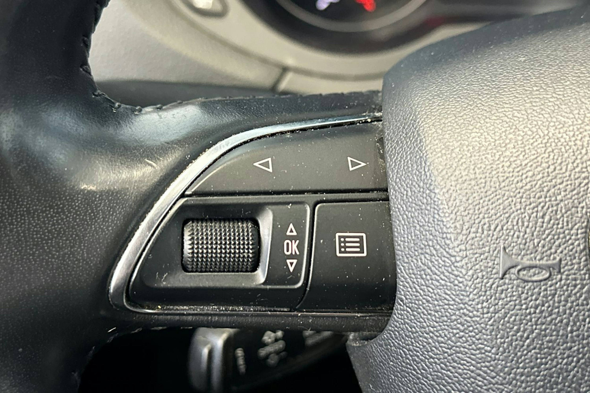 musta Audi Q3 2016 kuva 25.