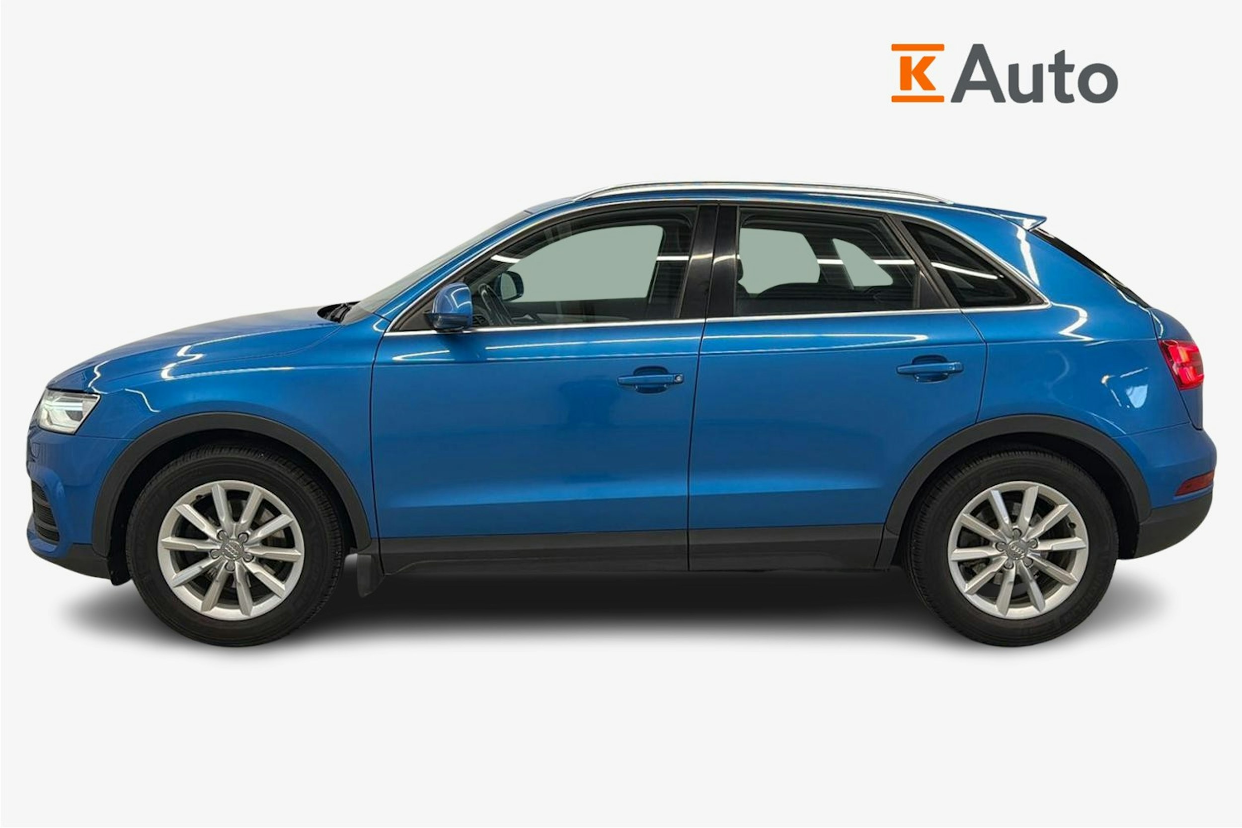 sininen Audi Q3 2016 kuva 5.