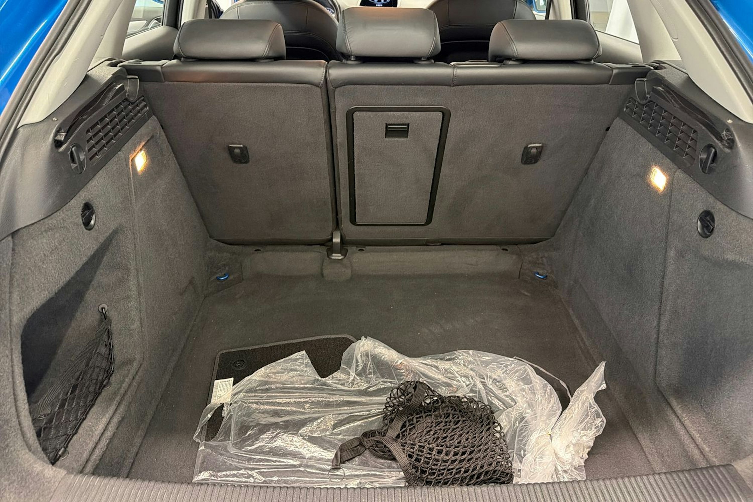 sininen Audi Q3 2016 kuva 19.