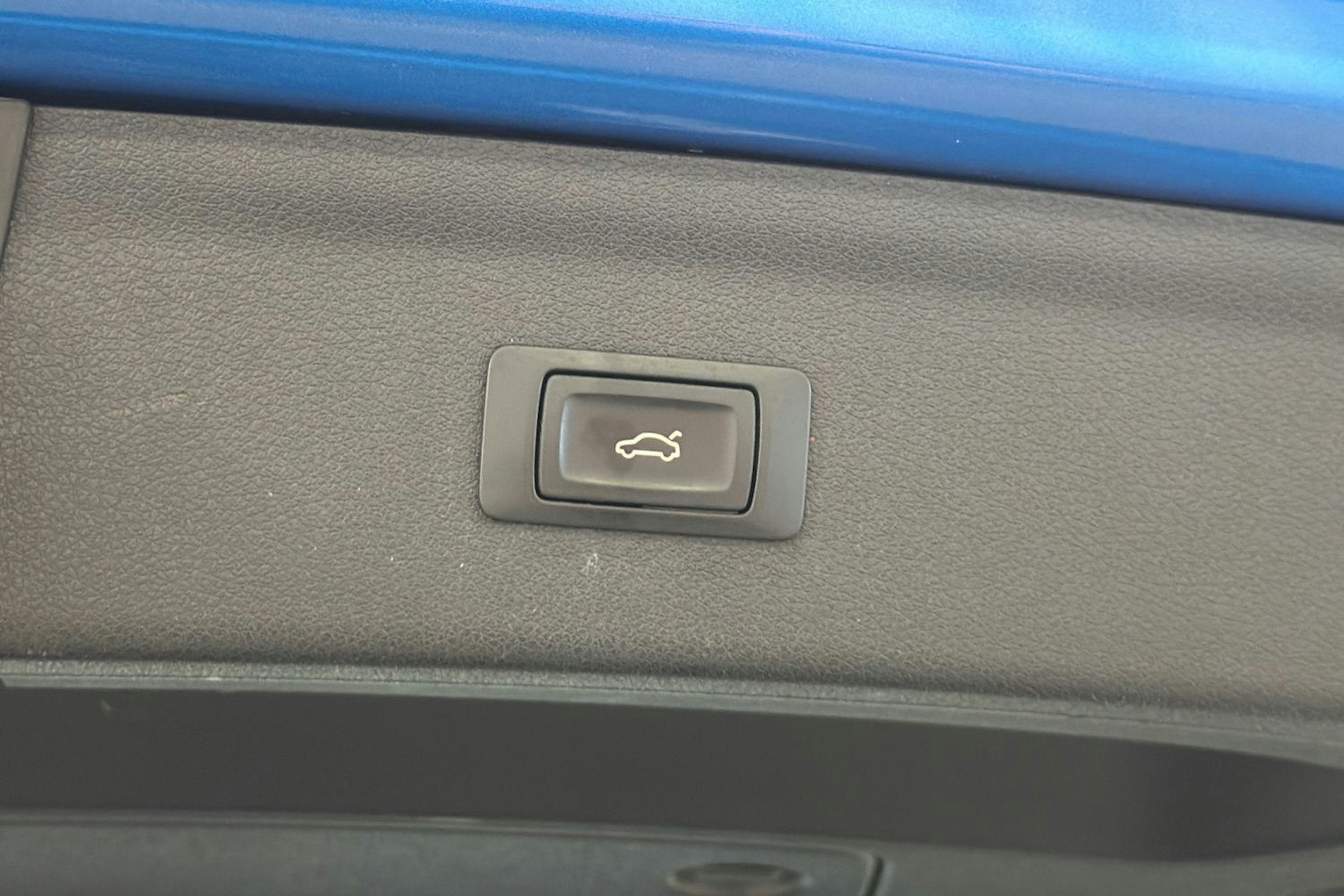 sininen Audi Q3 2016 kuva 20.