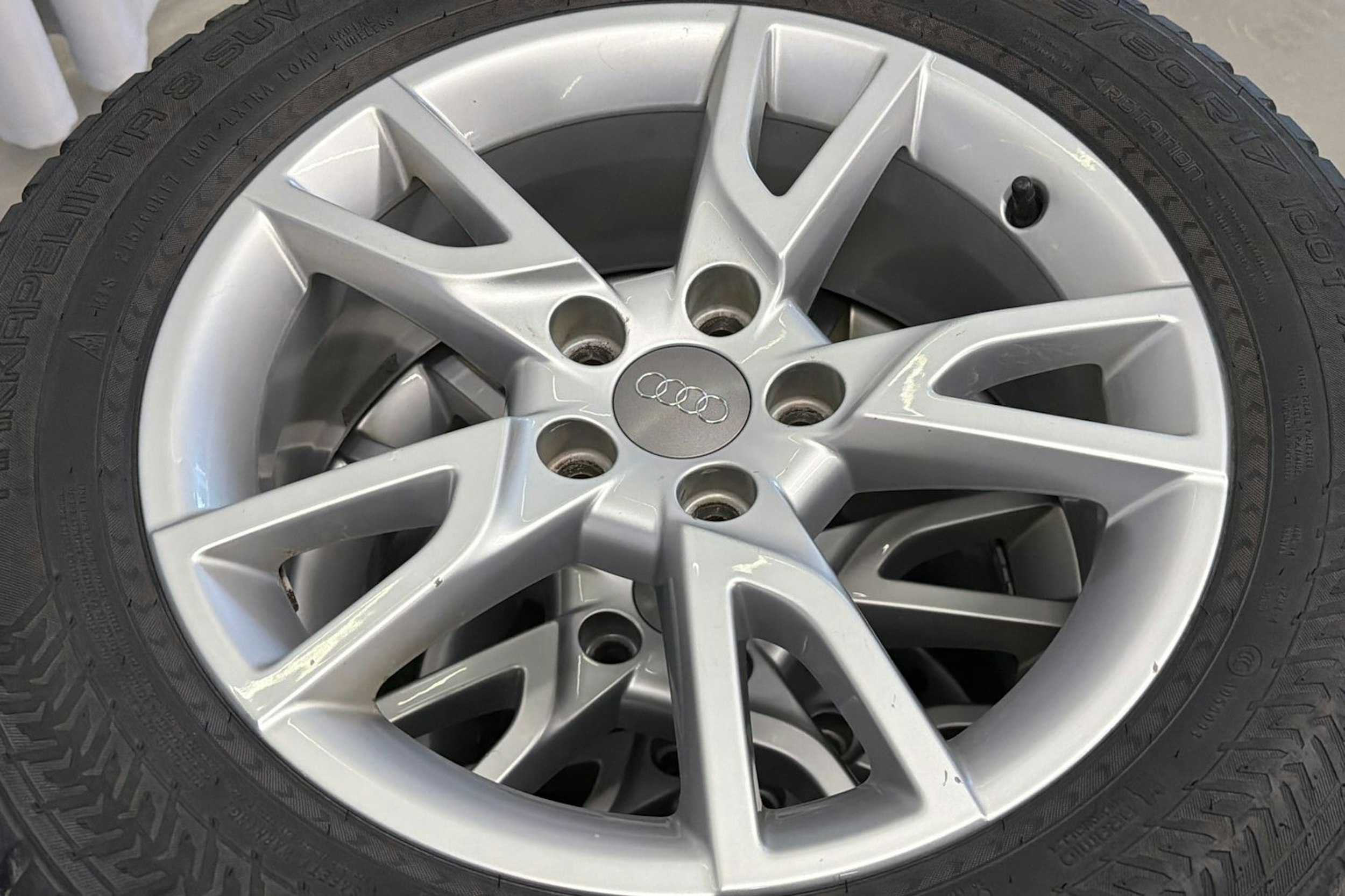 sininen Audi Q3 2016 kuva 21.