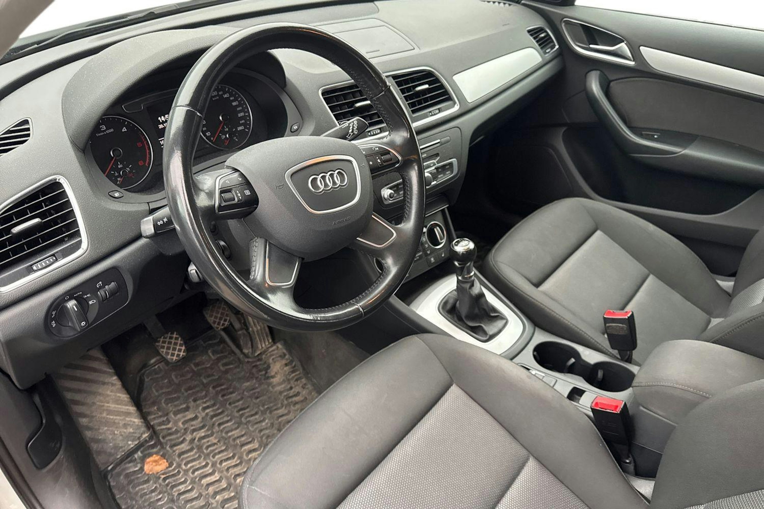 valkoinen Audi Q3 2016 kuva 3.