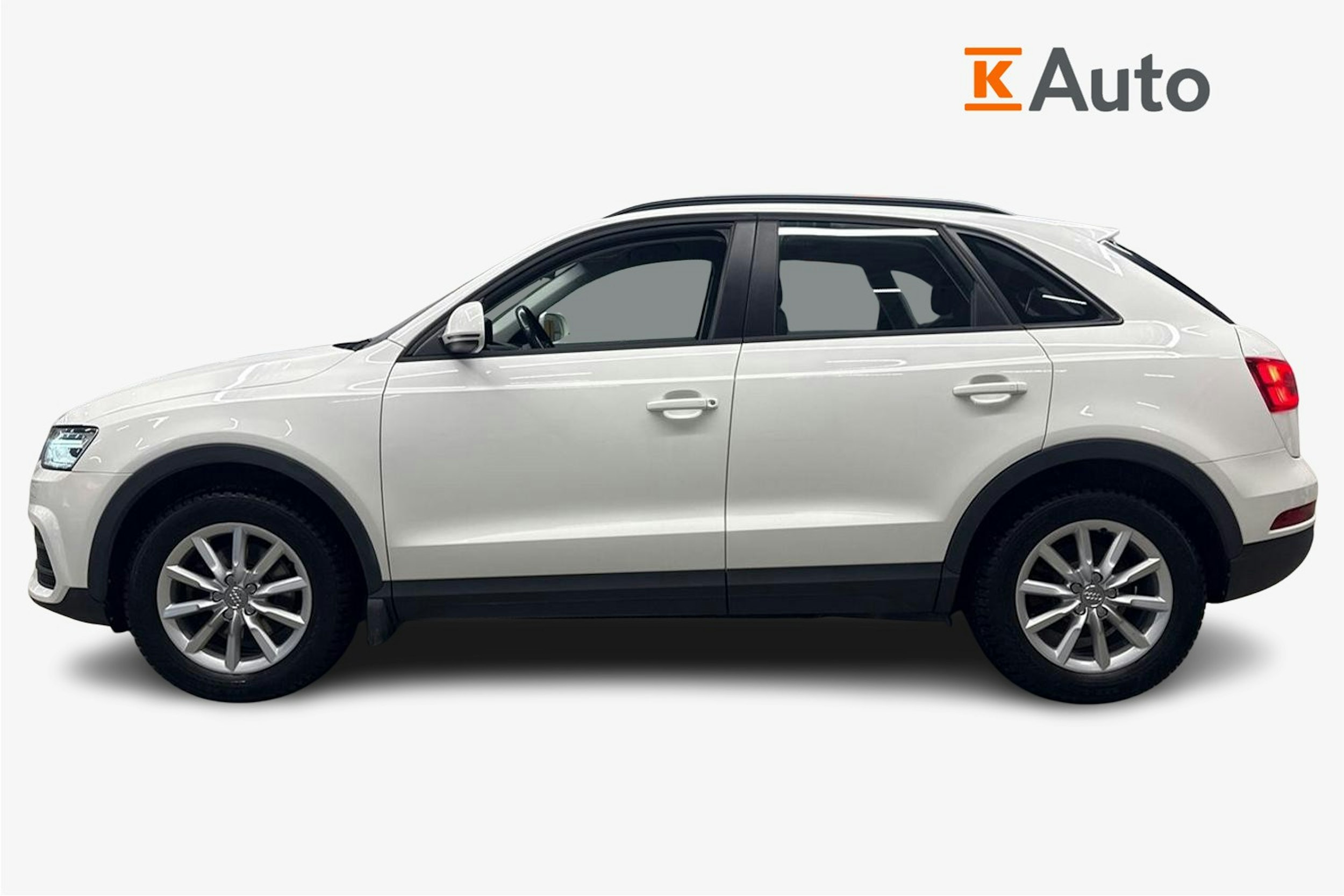 valkoinen Audi Q3 2016 kuva 6.