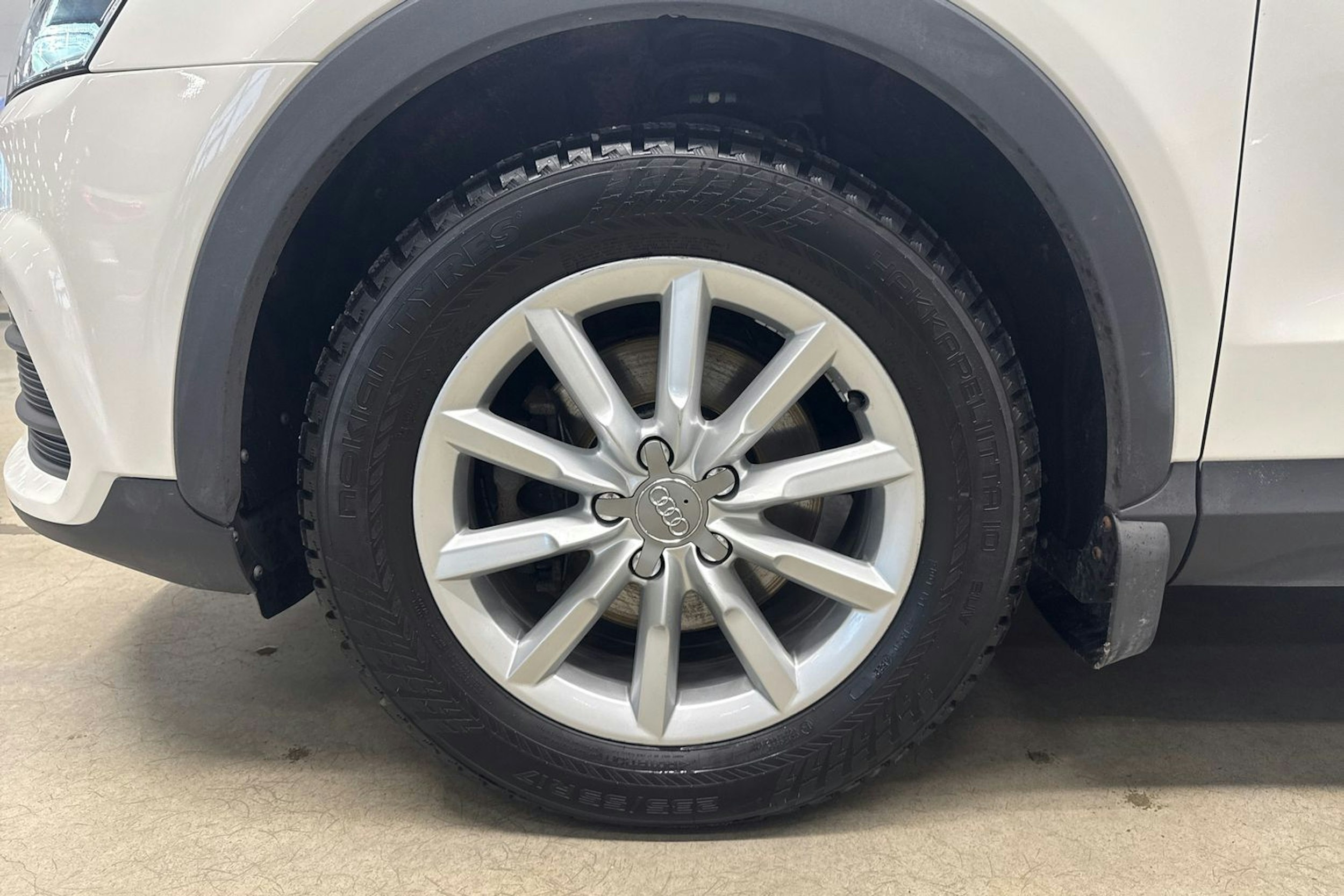 valkoinen Audi Q3 2016 kuva 11.