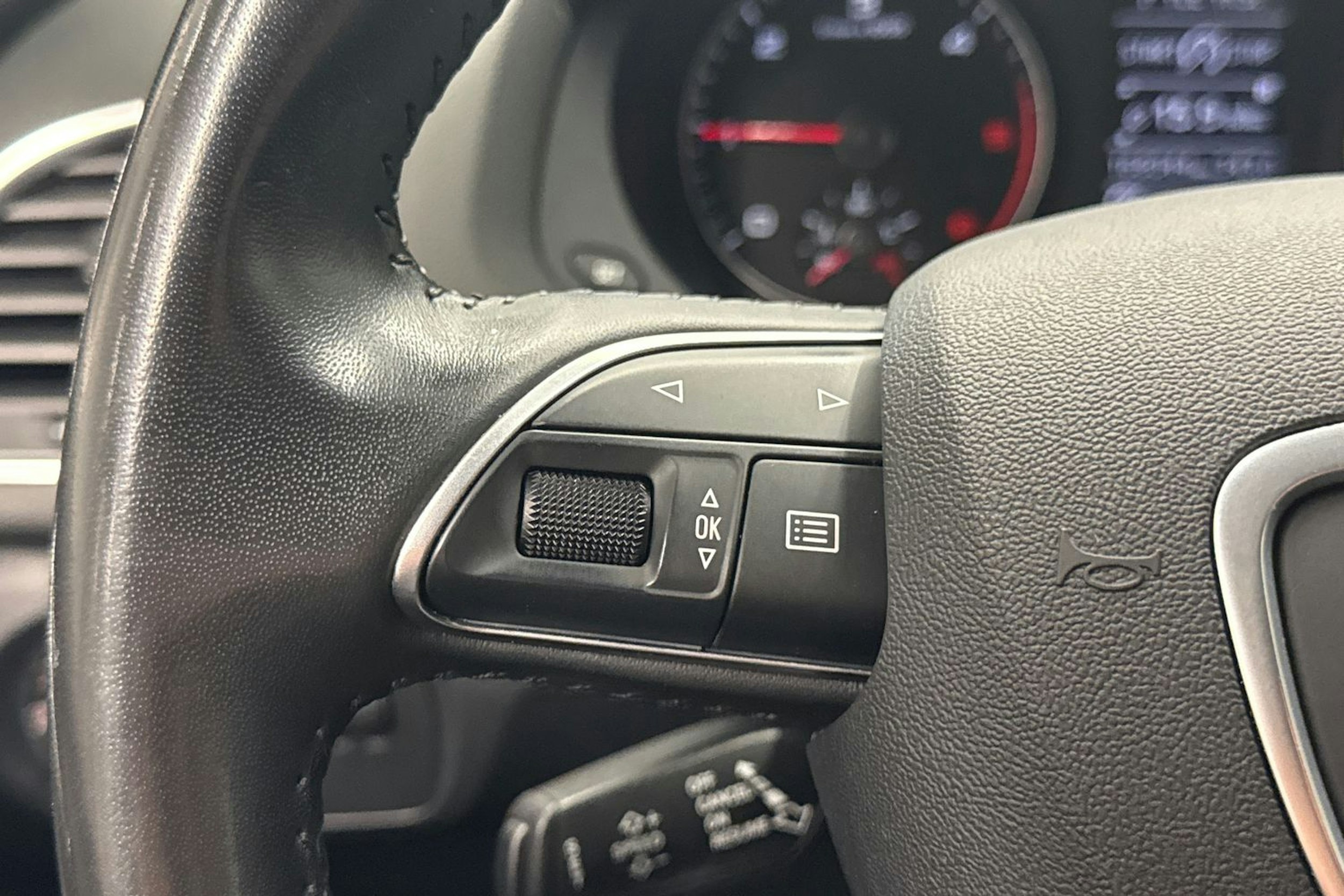 valkoinen Audi Q3 2016 kuva 15.