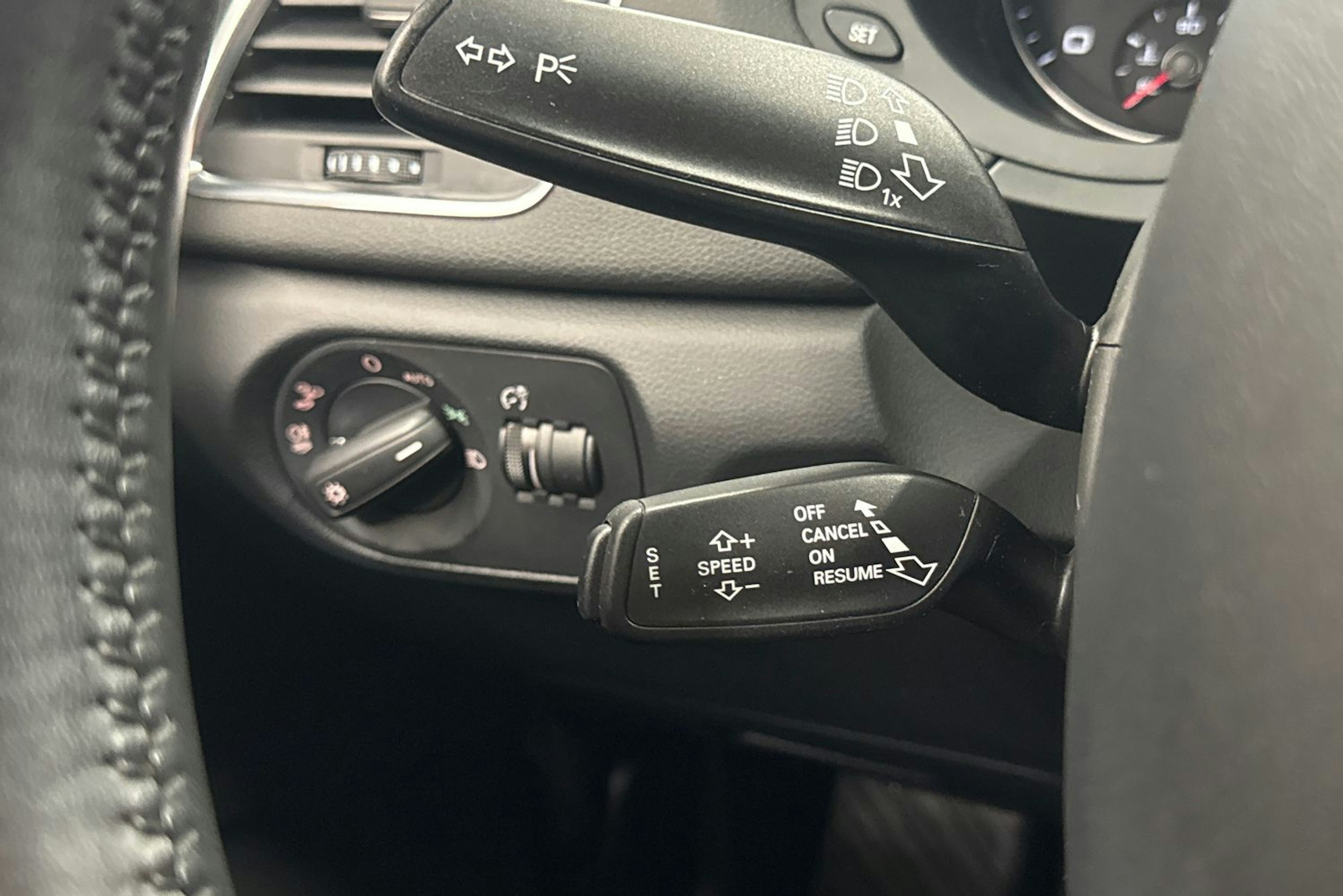 valkoinen Audi Q3 2016 kuva 17.